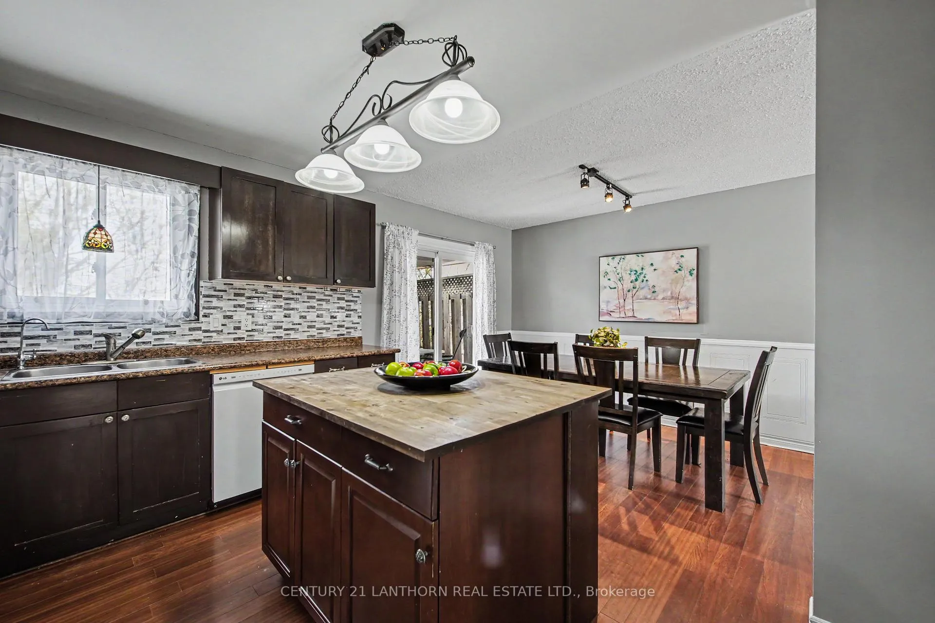 Photo 3 of 43 Ireland Drive, Quinte West, Trenton Ward — HOMEH