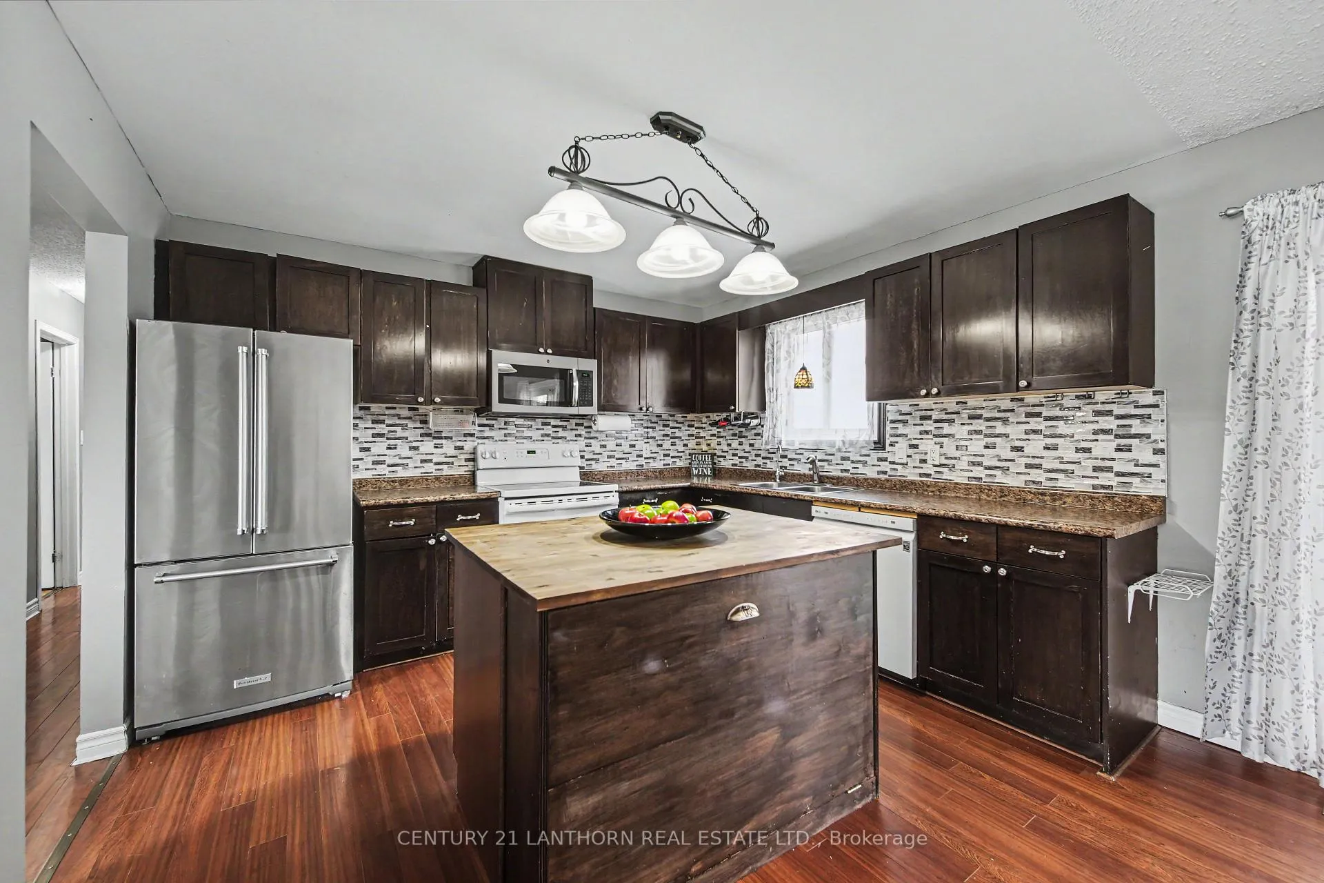 Photo 4 of 43 Ireland Drive, Quinte West, Trenton Ward — HOMEH