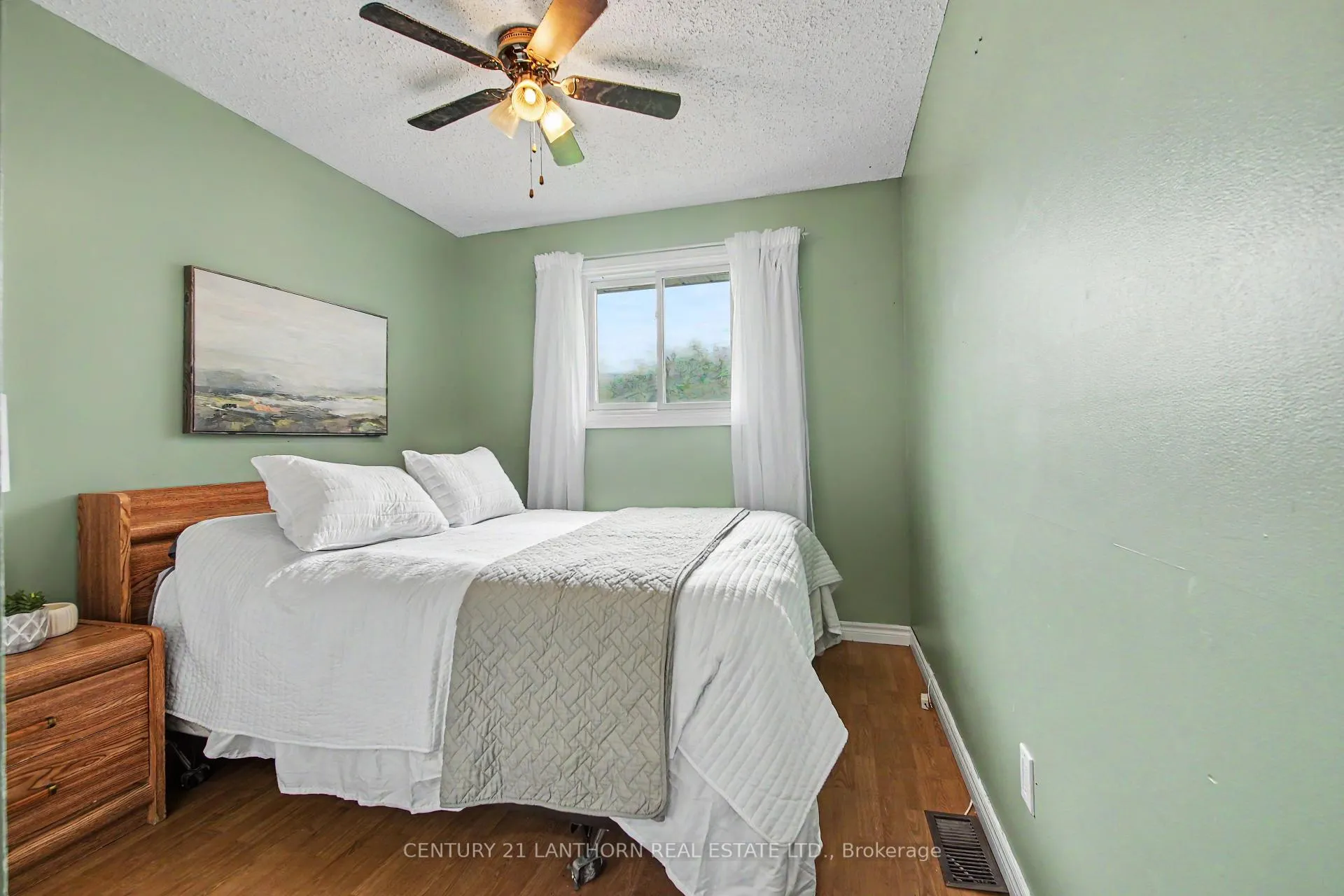 Photo 13 of 43 Ireland Drive, Quinte West, Trenton Ward — HOMEH
