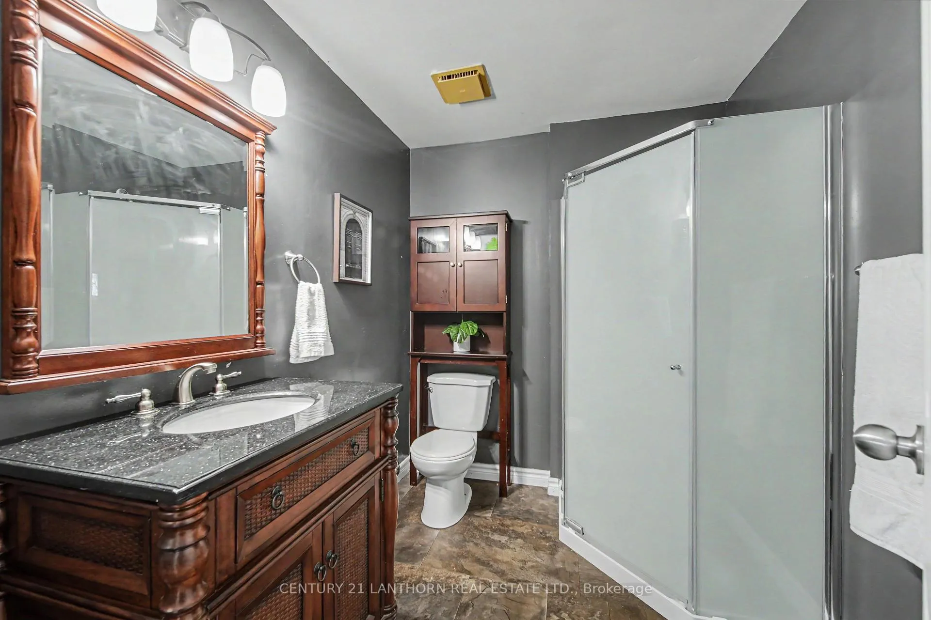 Photo 19 of 43 Ireland Drive, Quinte West, Trenton Ward — HOMEH