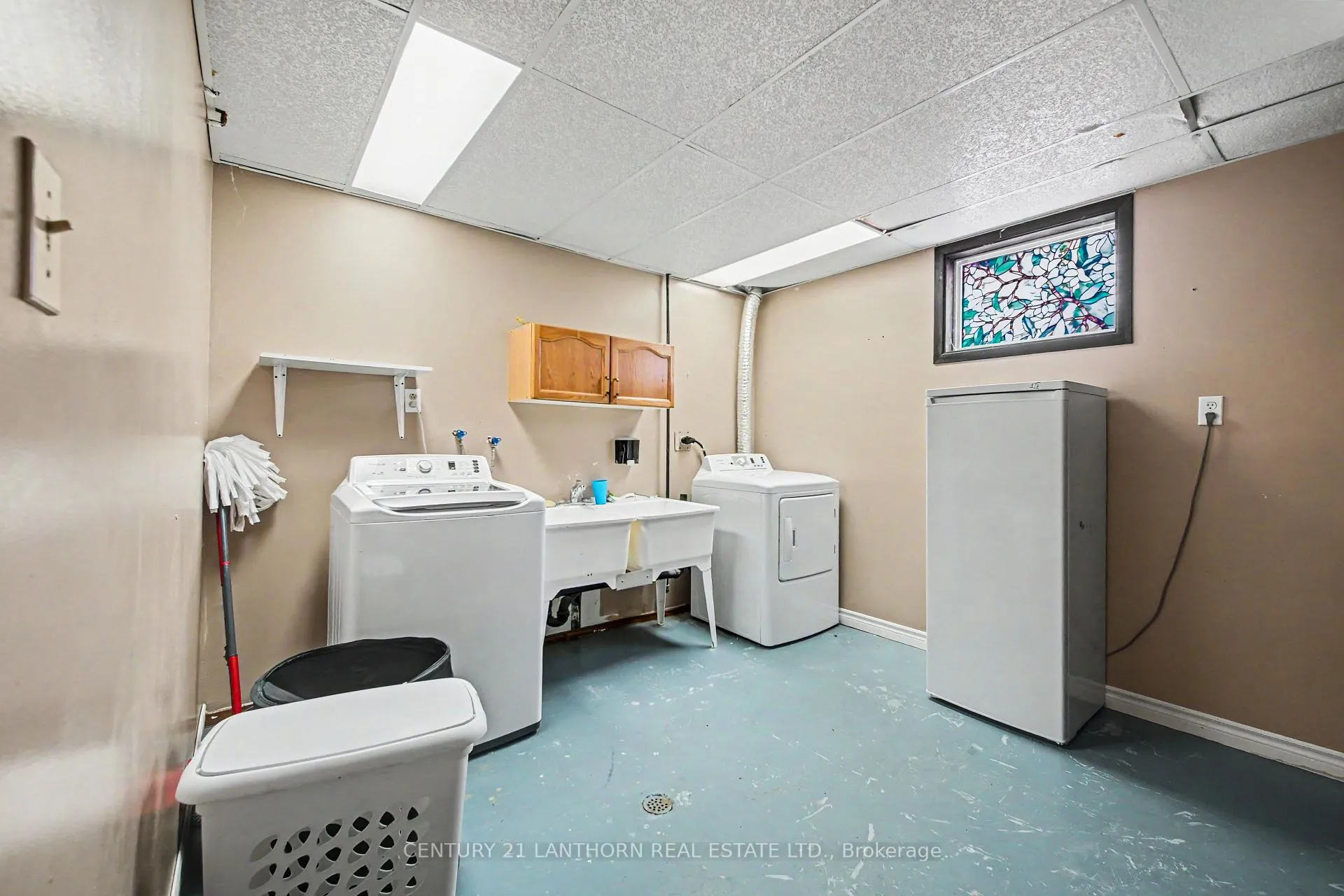 Photo 20 of 43 Ireland Drive, Quinte West, Trenton Ward — HOMEH
