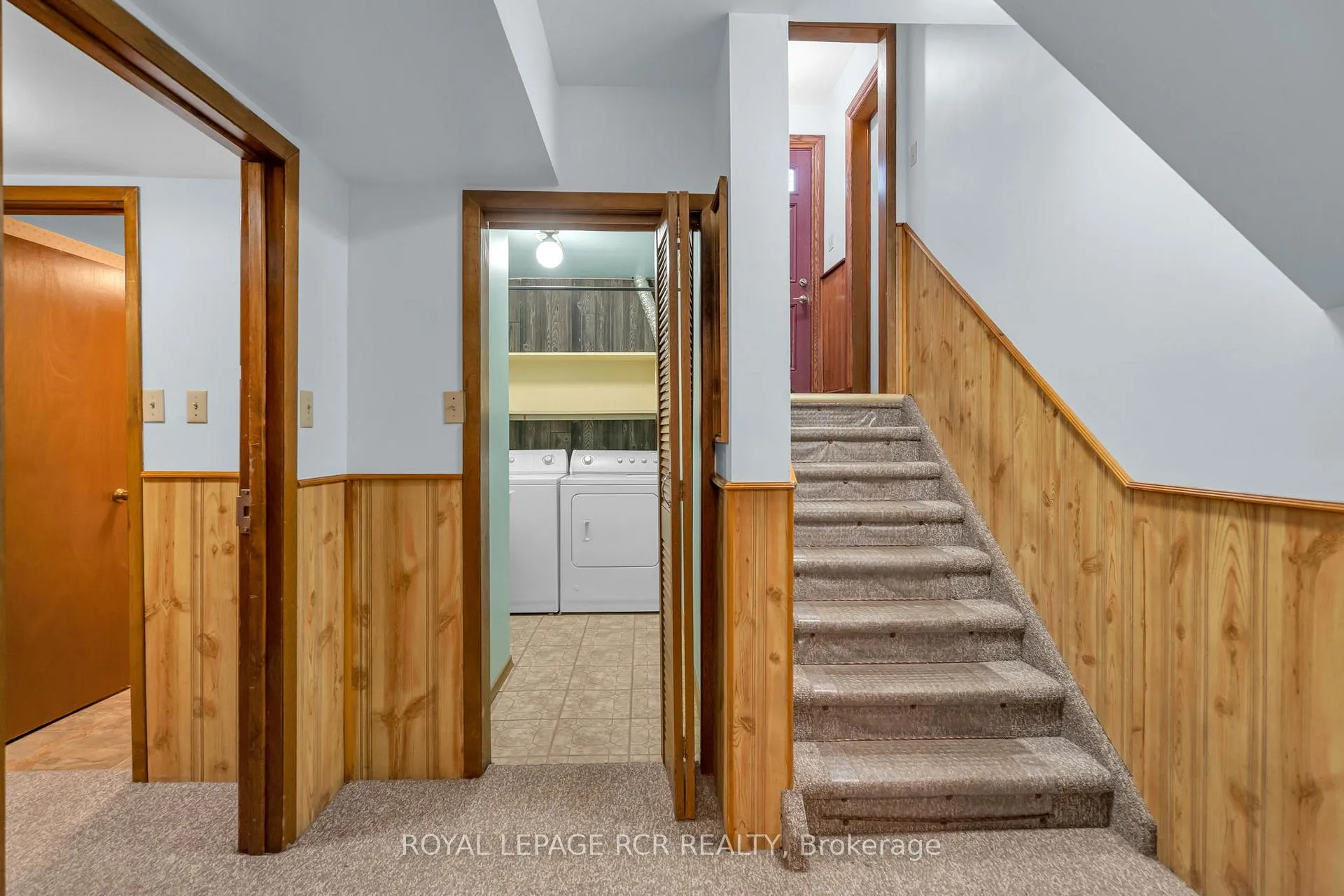 Photo 7 of Unit B, 126 Nelson Street, New Tecumseth, Alliston — HOMEH