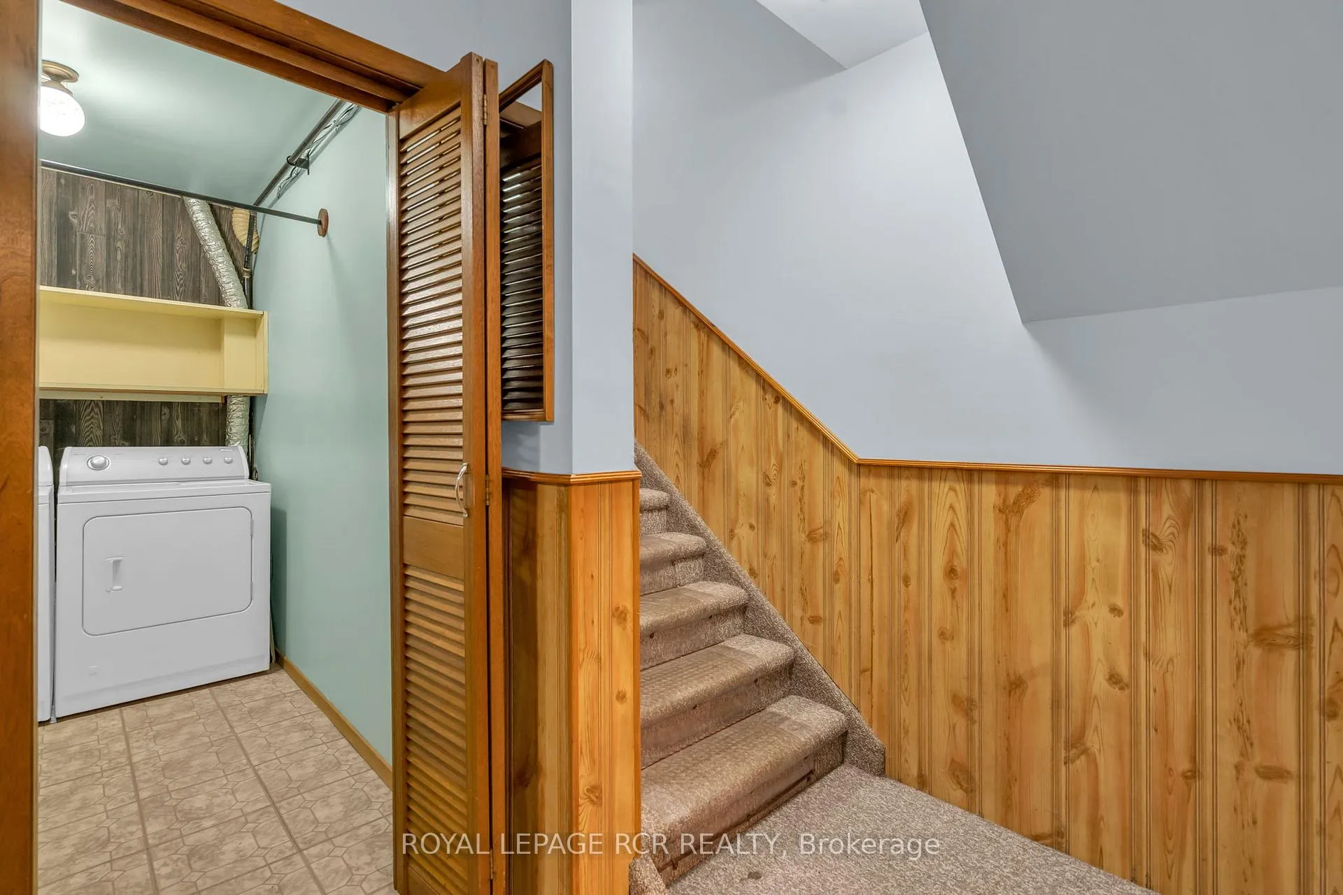 Photo 8 of Unit B, 126 Nelson Street, New Tecumseth, Alliston — HOMEH
