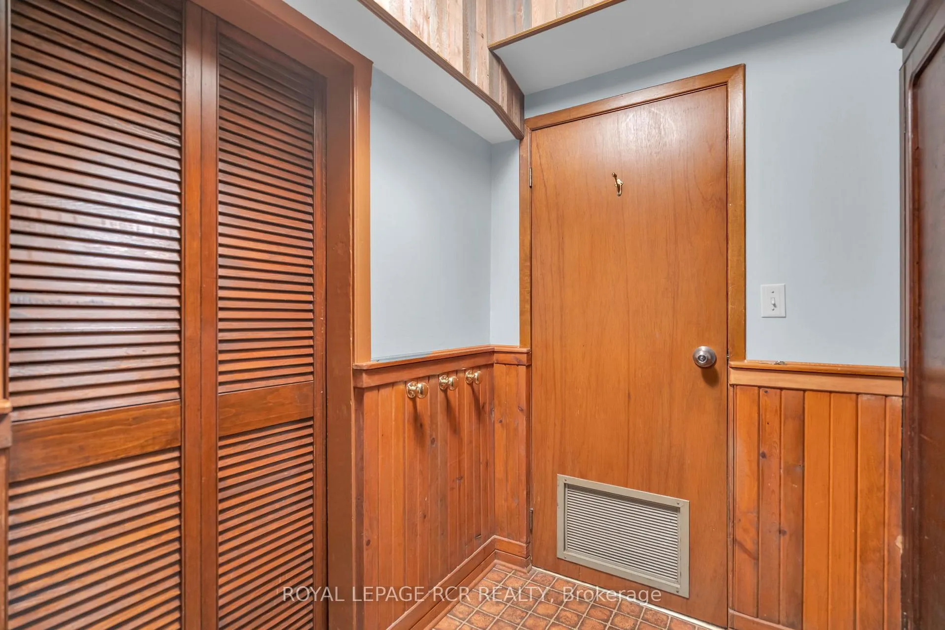 Photo 12 of Unit B, 126 Nelson Street, New Tecumseth, Alliston — HOMEH