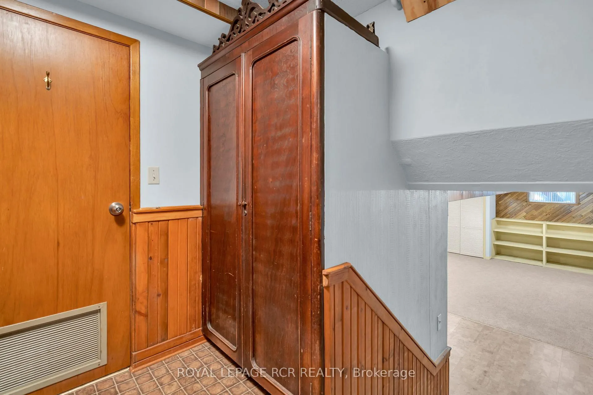 Photo 14 of Unit B, 126 Nelson Street, New Tecumseth, Alliston — HOMEH
