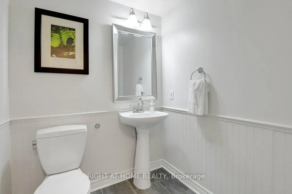 Photo 9 of 33 Spur Avenue, Ottawa, Kanata - Emerald Meadows/Trailwest — HOMEH