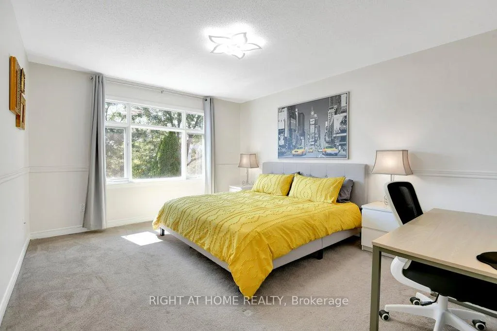 Photo 10 of 33 Spur Avenue, Ottawa, Kanata - Emerald Meadows/Trailwest — HOMEH