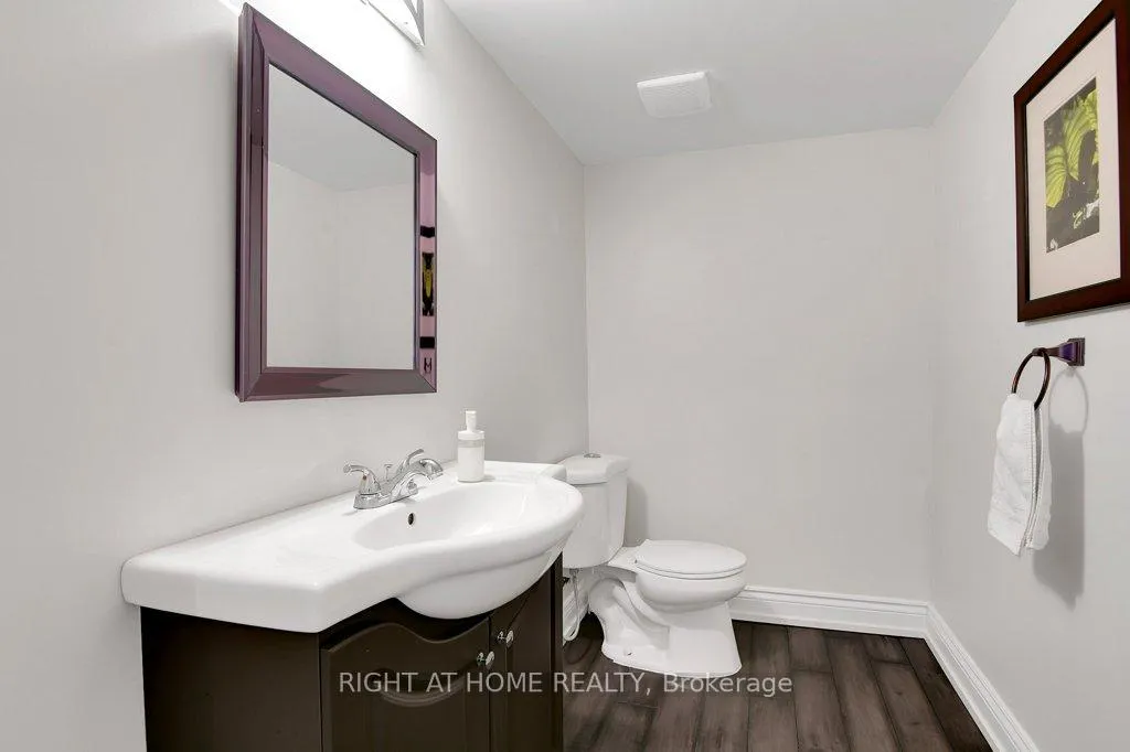 Photo 18 of 33 Spur Avenue, Ottawa, Kanata - Emerald Meadows/Trailwest — HOMEH