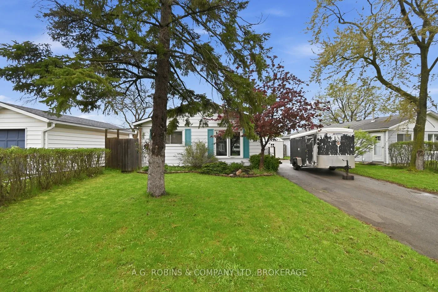 Photo 2 of 29 Lanark Crescent, St. Catharines, Carlton/Bunting — HOMEH