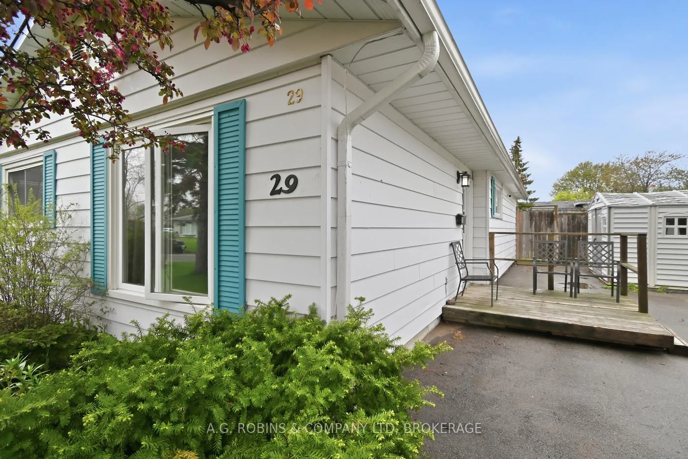 Photo 5 of 29 Lanark Crescent, St. Catharines, Carlton/Bunting — HOMEH