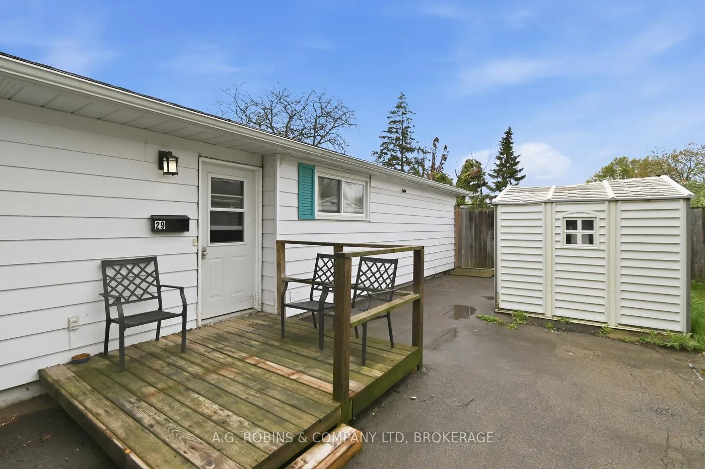 Photo 6 of 29 Lanark Crescent, St. Catharines, Carlton/Bunting — HOMEH