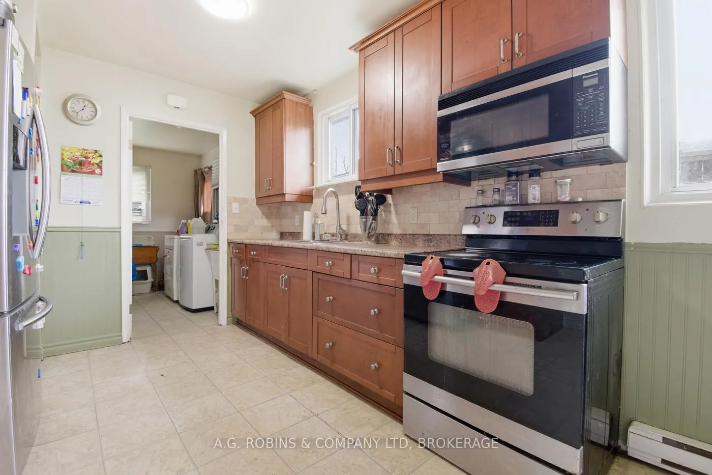 Photo 19 of 29 Lanark Crescent, St. Catharines, Carlton/Bunting — HOMEH