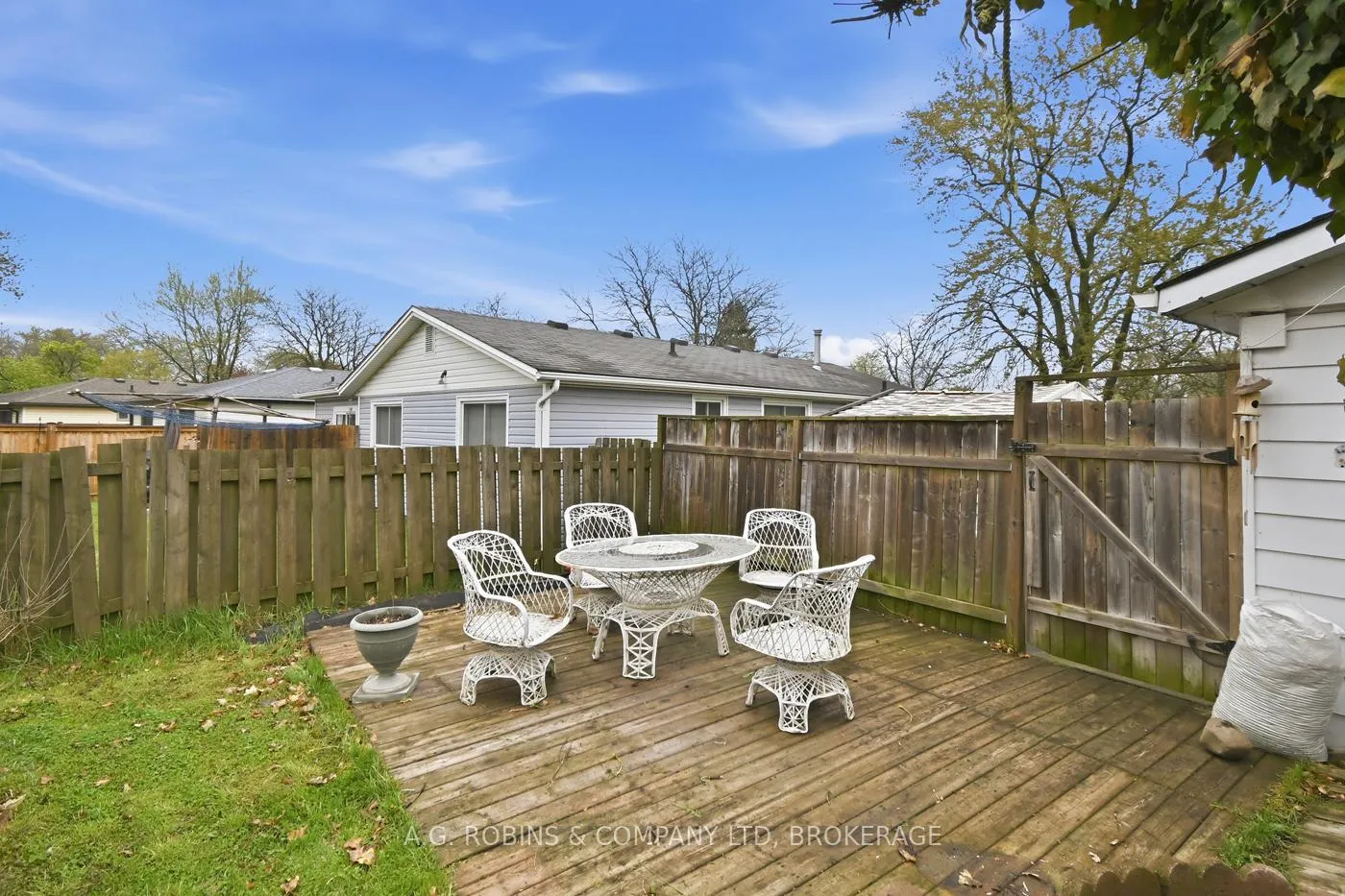 Photo 35 of 29 Lanark Crescent, St. Catharines, Carlton/Bunting — HOMEH