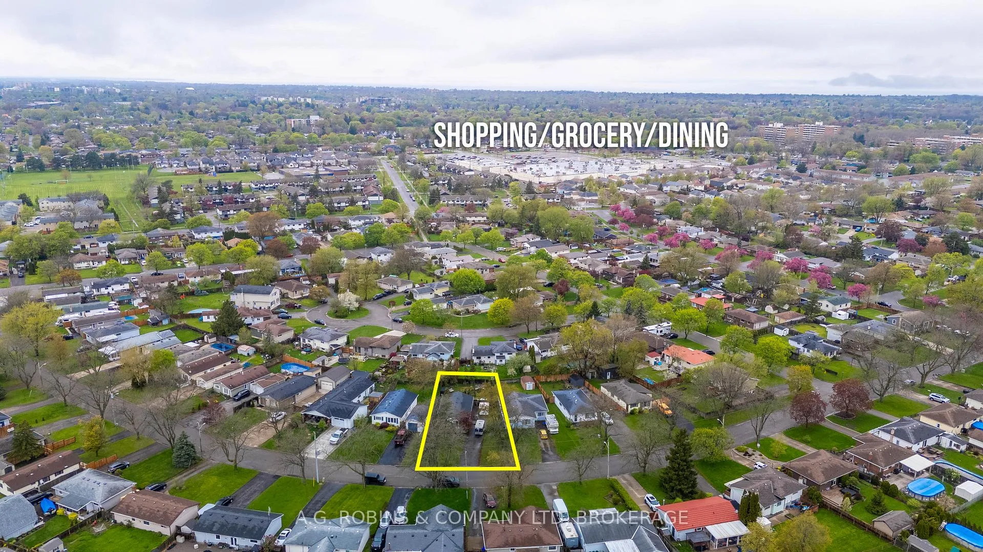 Photo 37 of 29 Lanark Crescent, St. Catharines, Carlton/Bunting — HOMEH