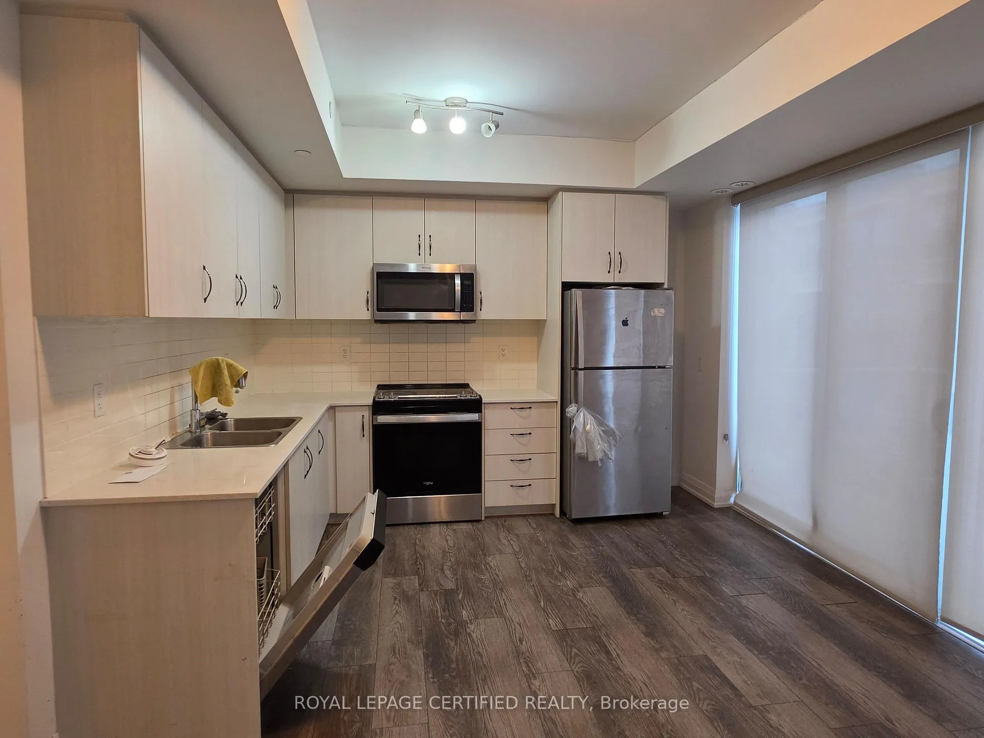 Photo 5 of Unit 333, 85 Attmar Drive, Brampton, Bram East — HOMEH