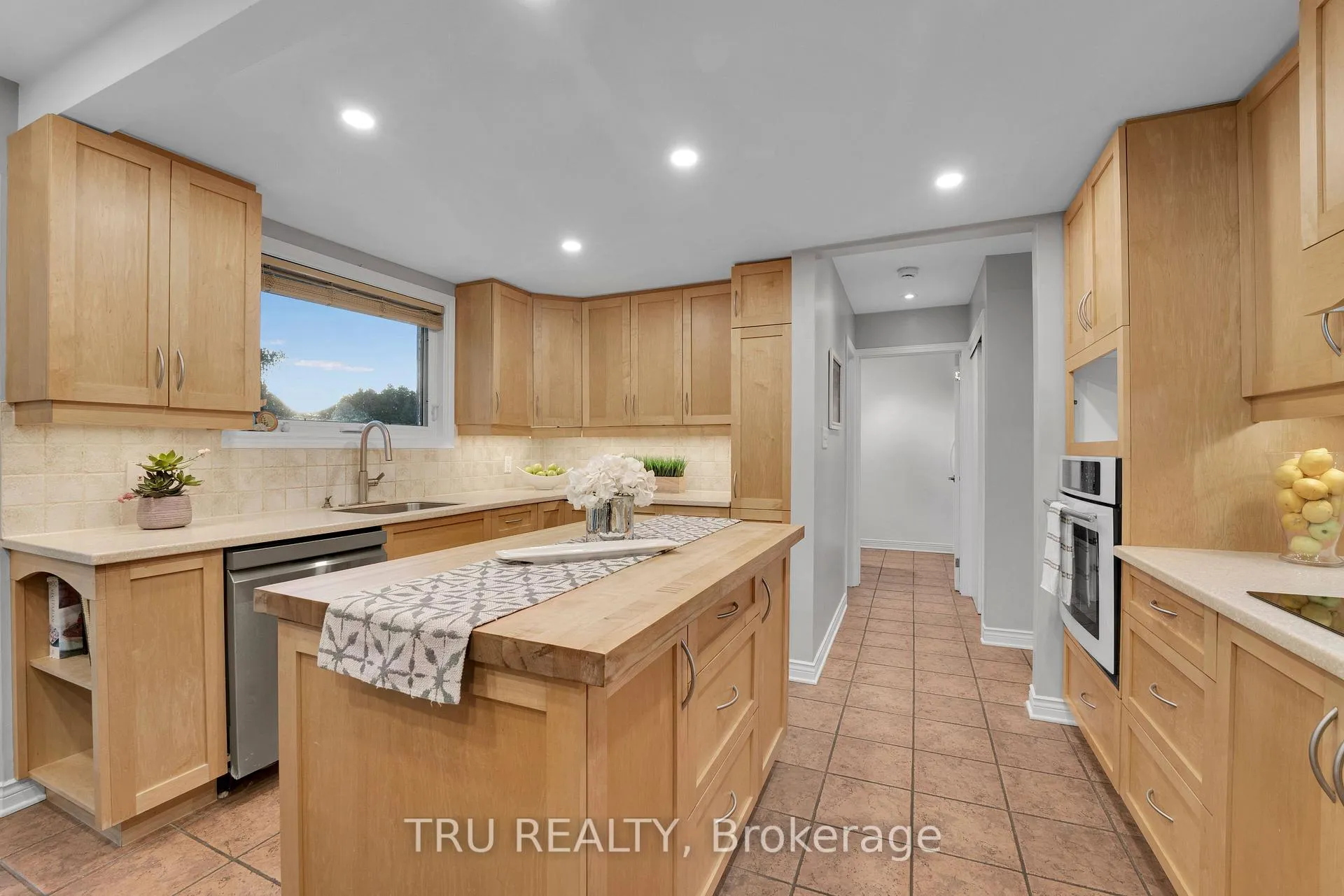 Photo 7 of 2529 Marshwood Road, Ottawa, Huntley Ward (North West) — HOMEH
