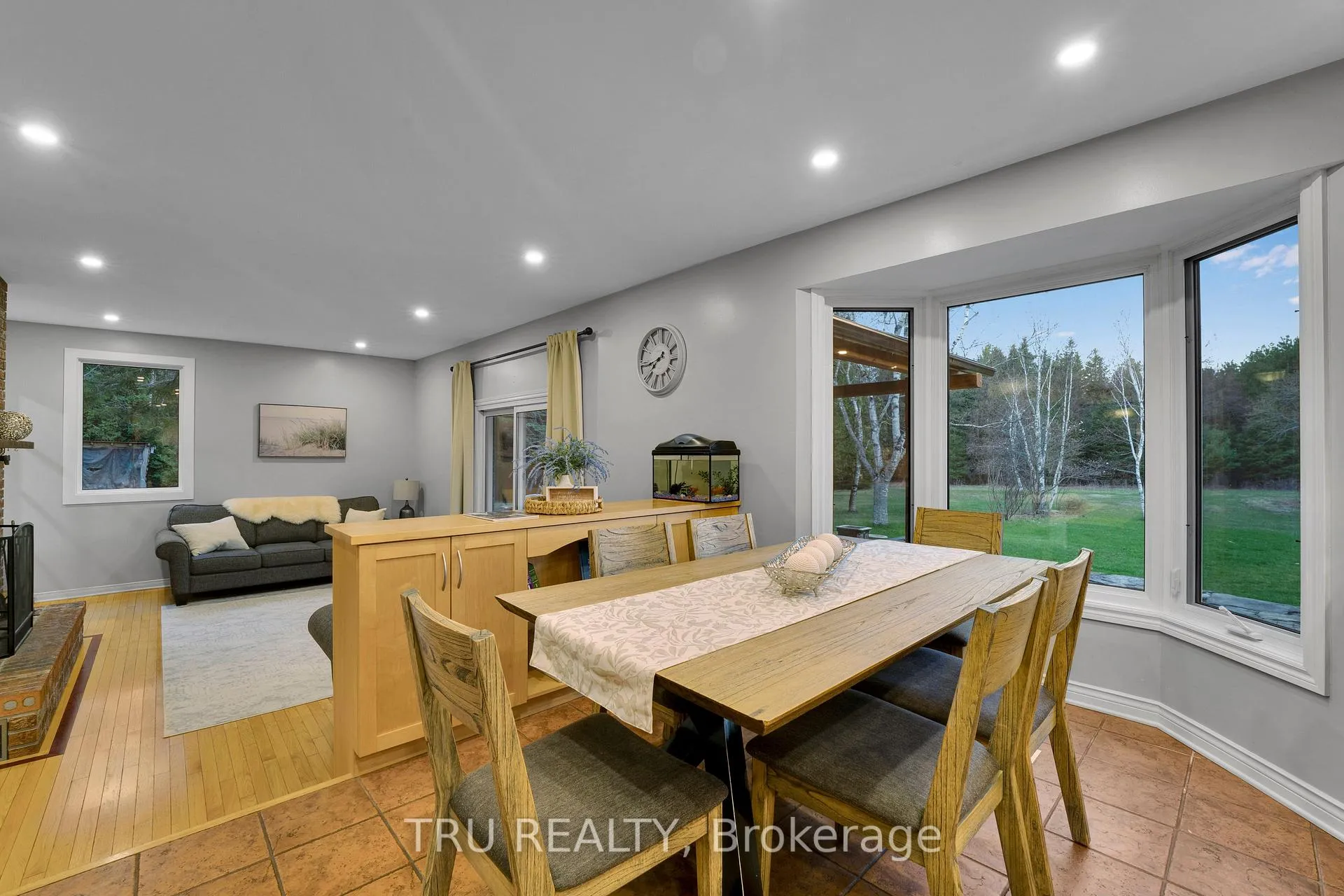 Photo 9 of 2529 Marshwood Road, Ottawa, Huntley Ward (North West) — HOMEH