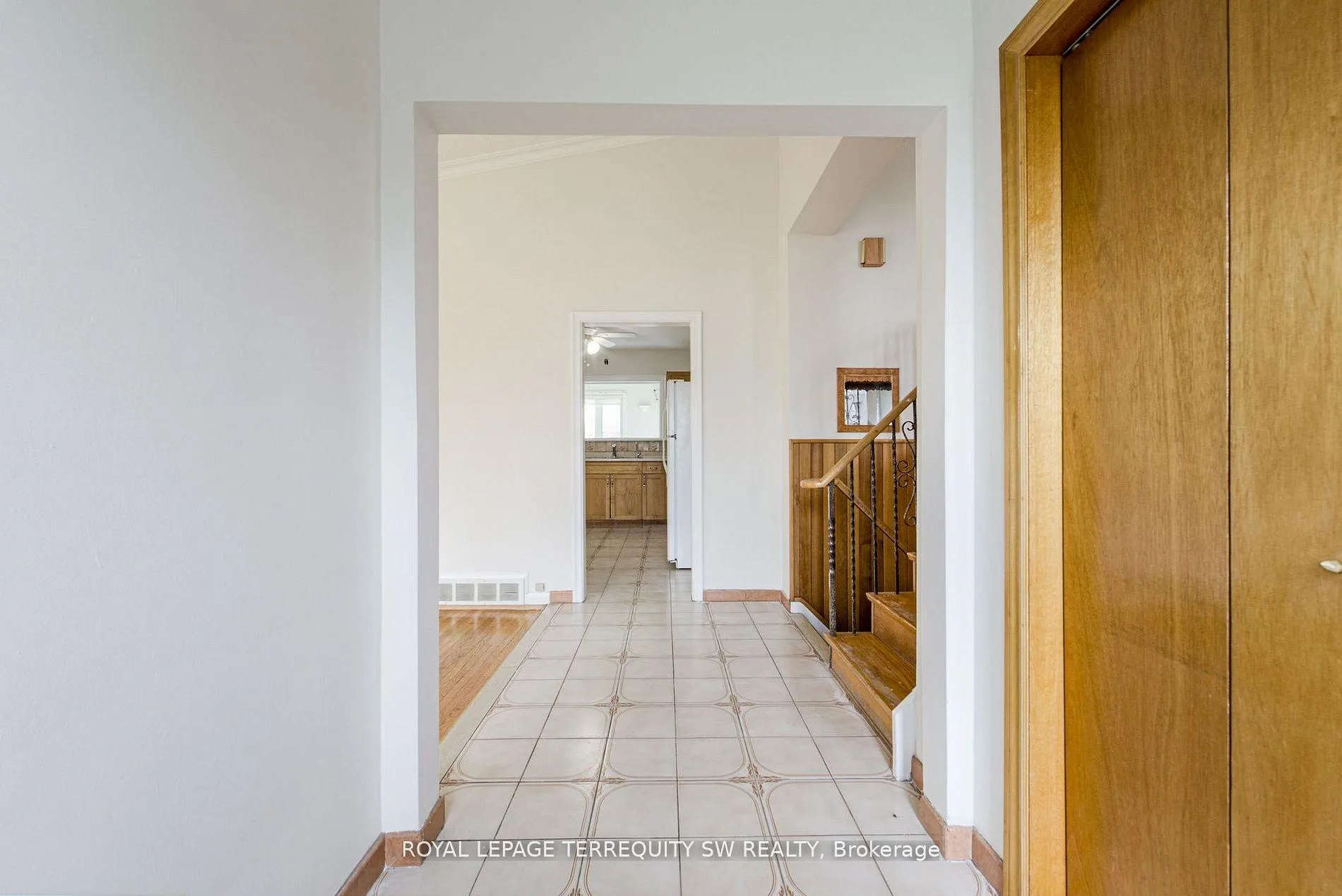 Photo 17 of 35 Euphrasia Drive, North York, Yorkdale-Glen Park — HOMEH