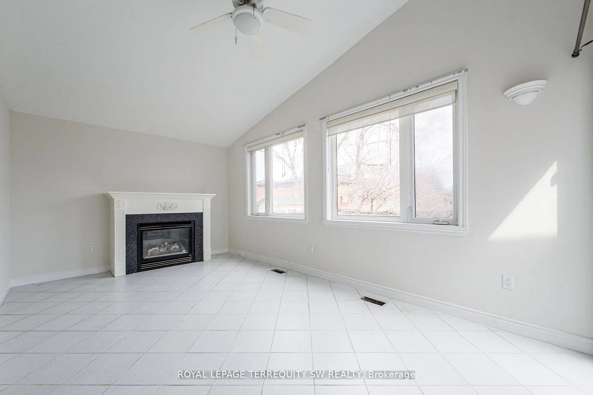 Photo 21 of 35 Euphrasia Drive, North York, Yorkdale-Glen Park — HOMEH