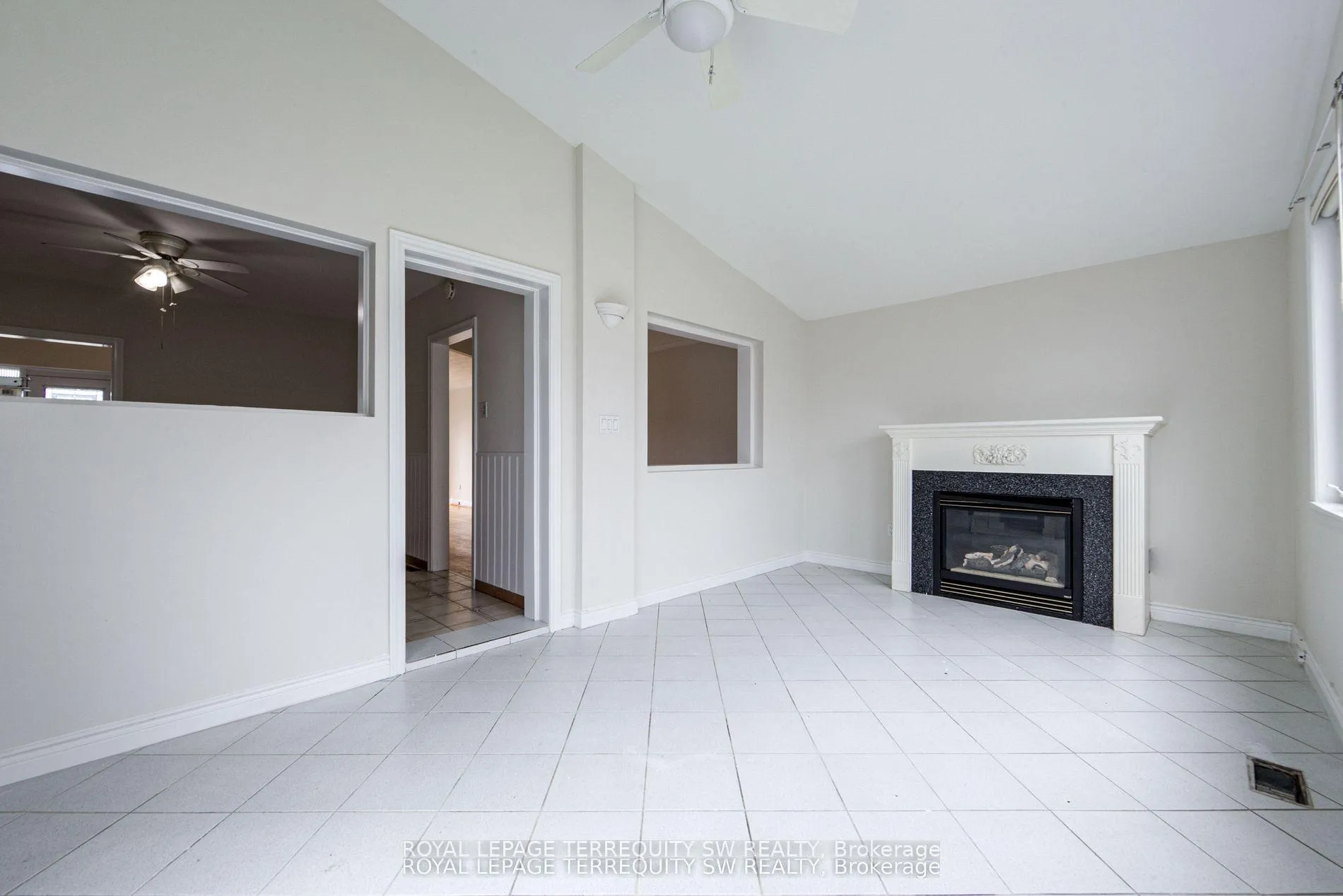 Photo 23 of 35 Euphrasia Drive, North York, Yorkdale-Glen Park — HOMEH