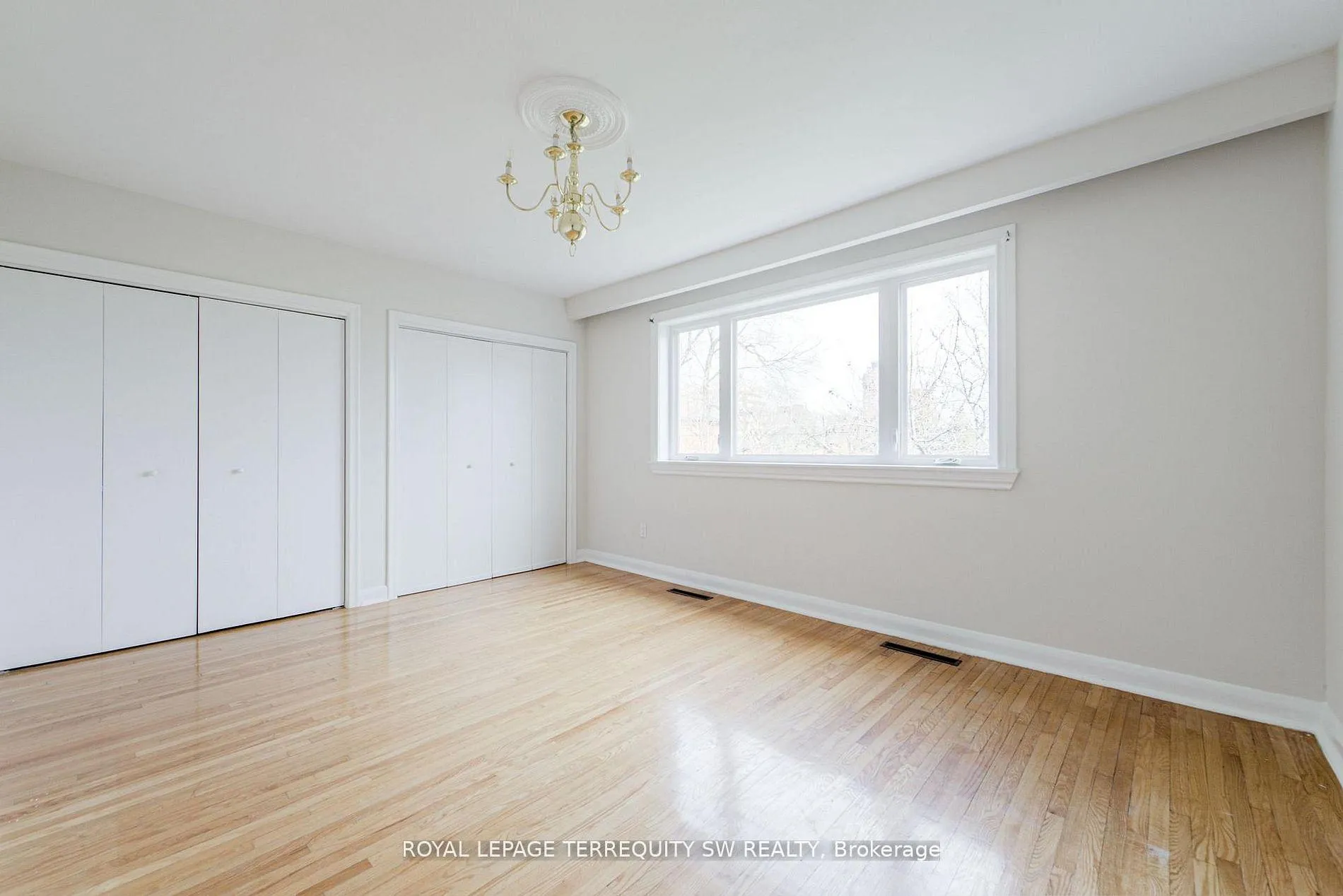 Photo 31 of 35 Euphrasia Drive, North York, Yorkdale-Glen Park — HOMEH