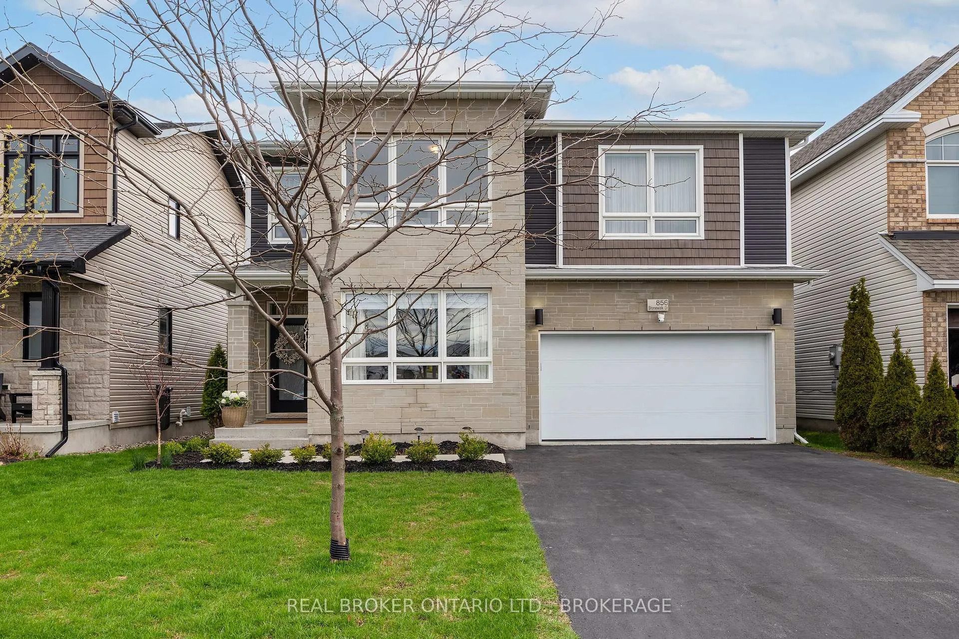 Photo 2 of 856 Stonewalk Drive, Kingston, Kingston East (Incl Barret Crt) — HOMEH