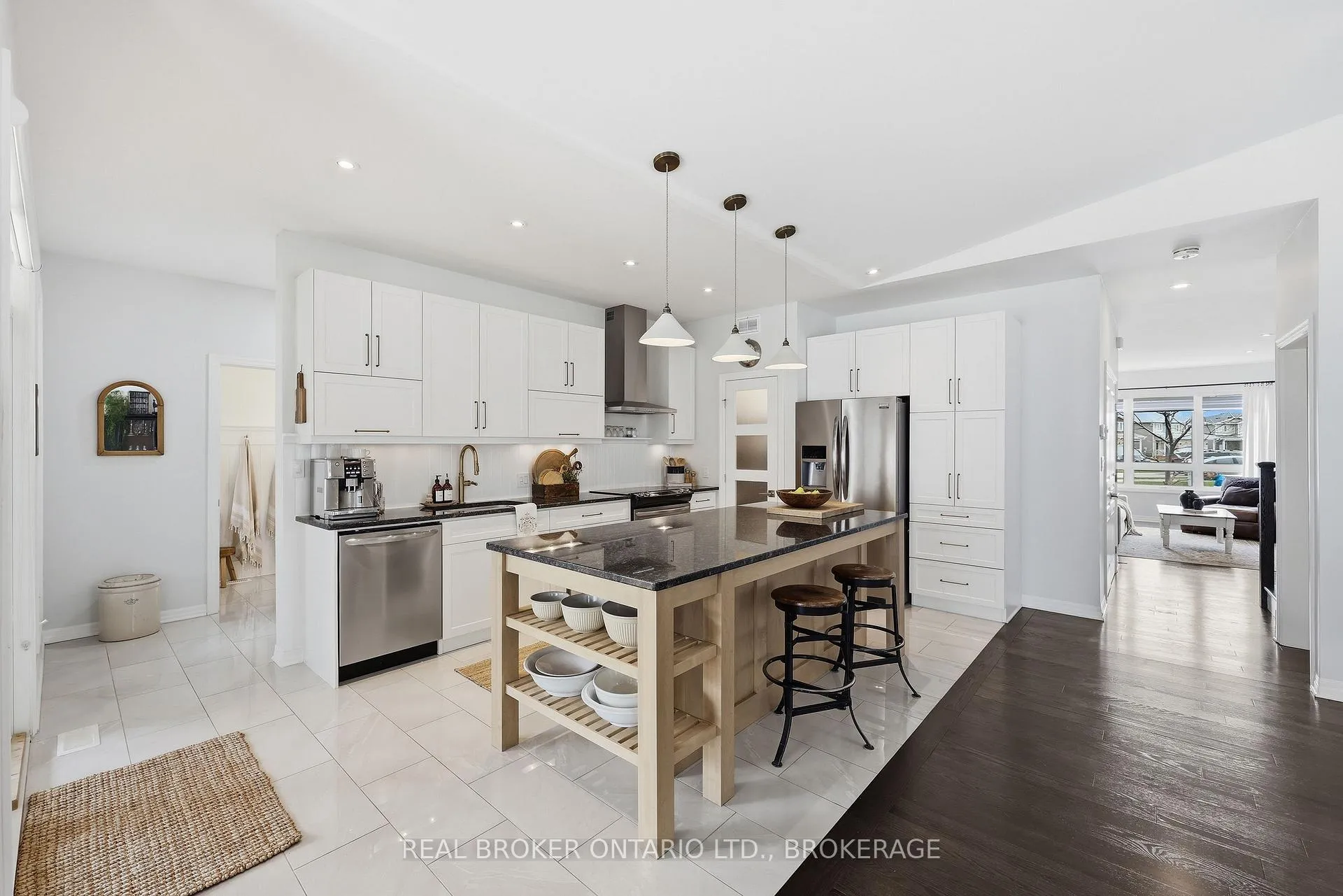 Photo 12 of 856 Stonewalk Drive, Kingston, Kingston East (Incl Barret Crt) — HOMEH