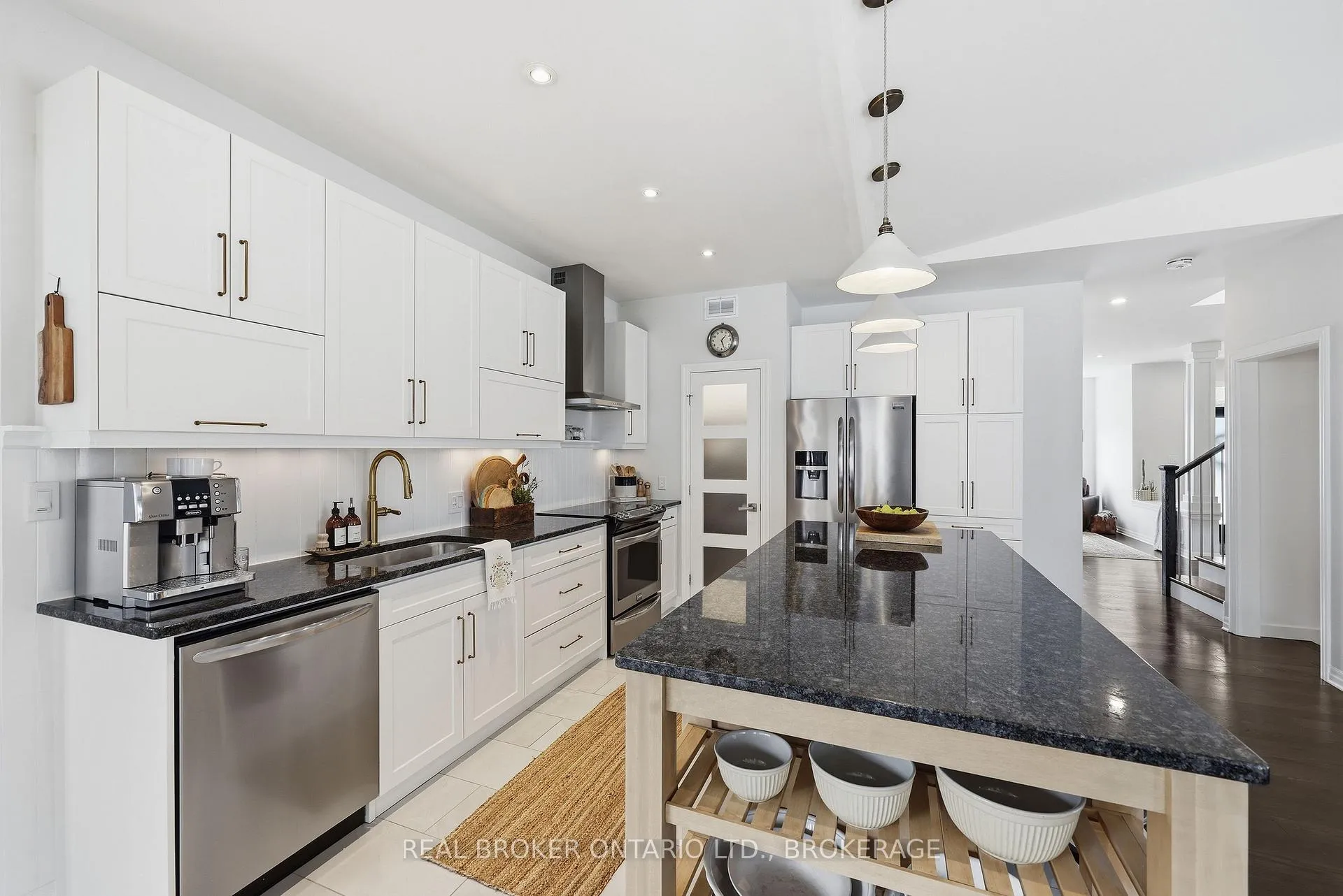 Photo 13 of 856 Stonewalk Drive, Kingston, Kingston East (Incl Barret Crt) — HOMEH