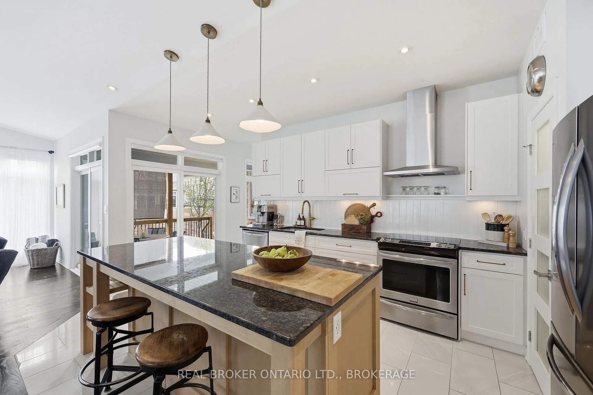 Photo 23 of 856 Stonewalk Drive, Kingston, Kingston East (Incl Barret Crt) — HOMEH