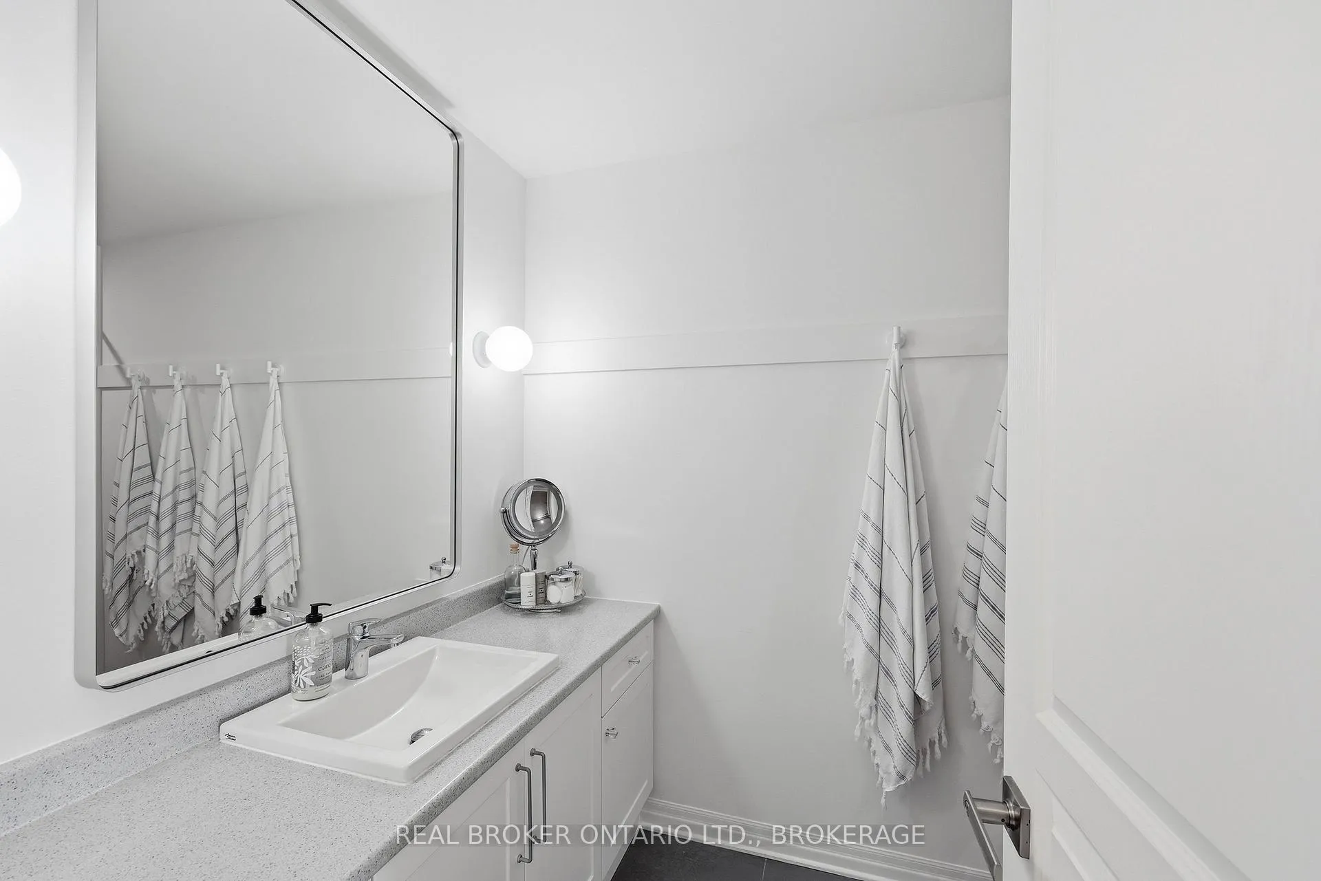 Photo 31 of 856 Stonewalk Drive, Kingston, Kingston East (Incl Barret Crt) — HOMEH
