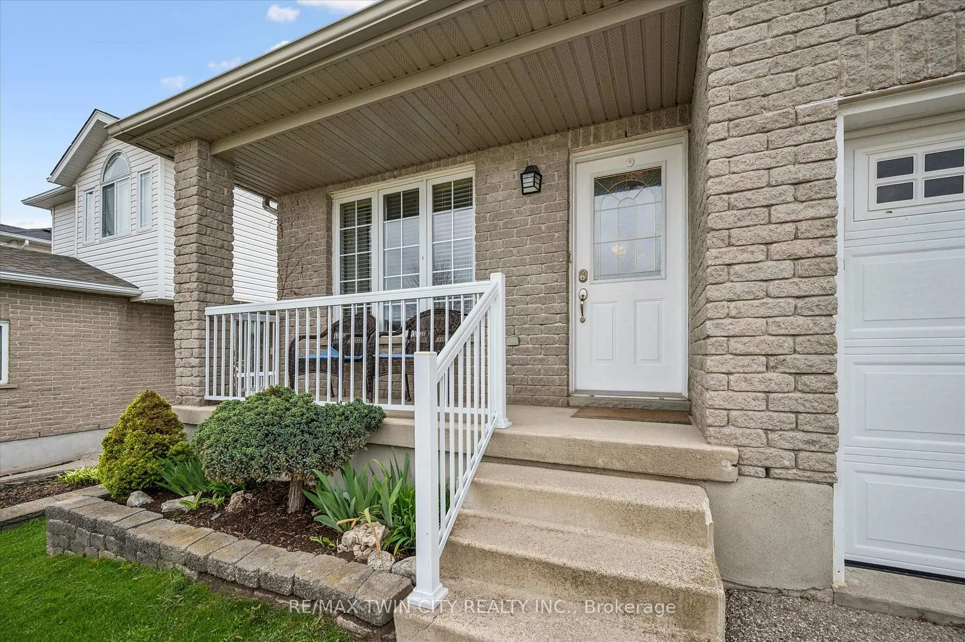Photo 2 of 6 Mosser Drive, Cambridge — HOMEH