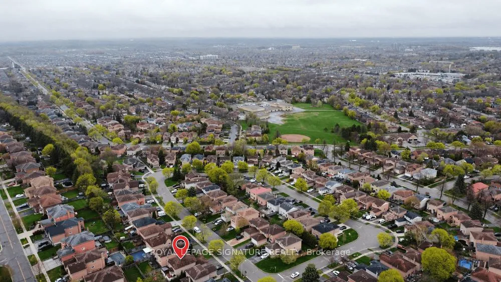 Photo 43 of 48 Rotherglen Road N, Ajax, Central West — HOMEH
