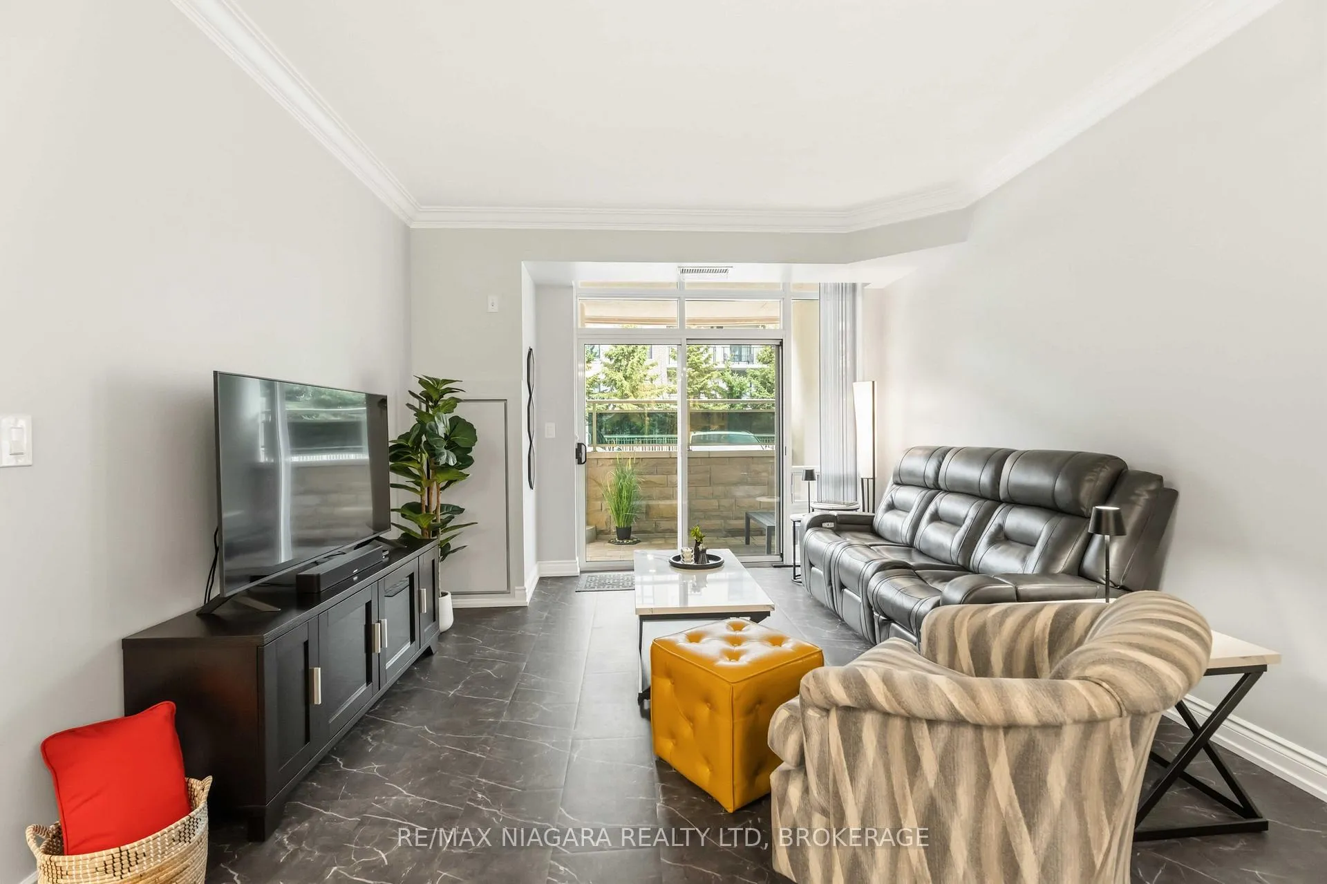 Photo 10 of Unit 107, 125 Wilson Street W, Hamilton, Ancaster — HOMEH