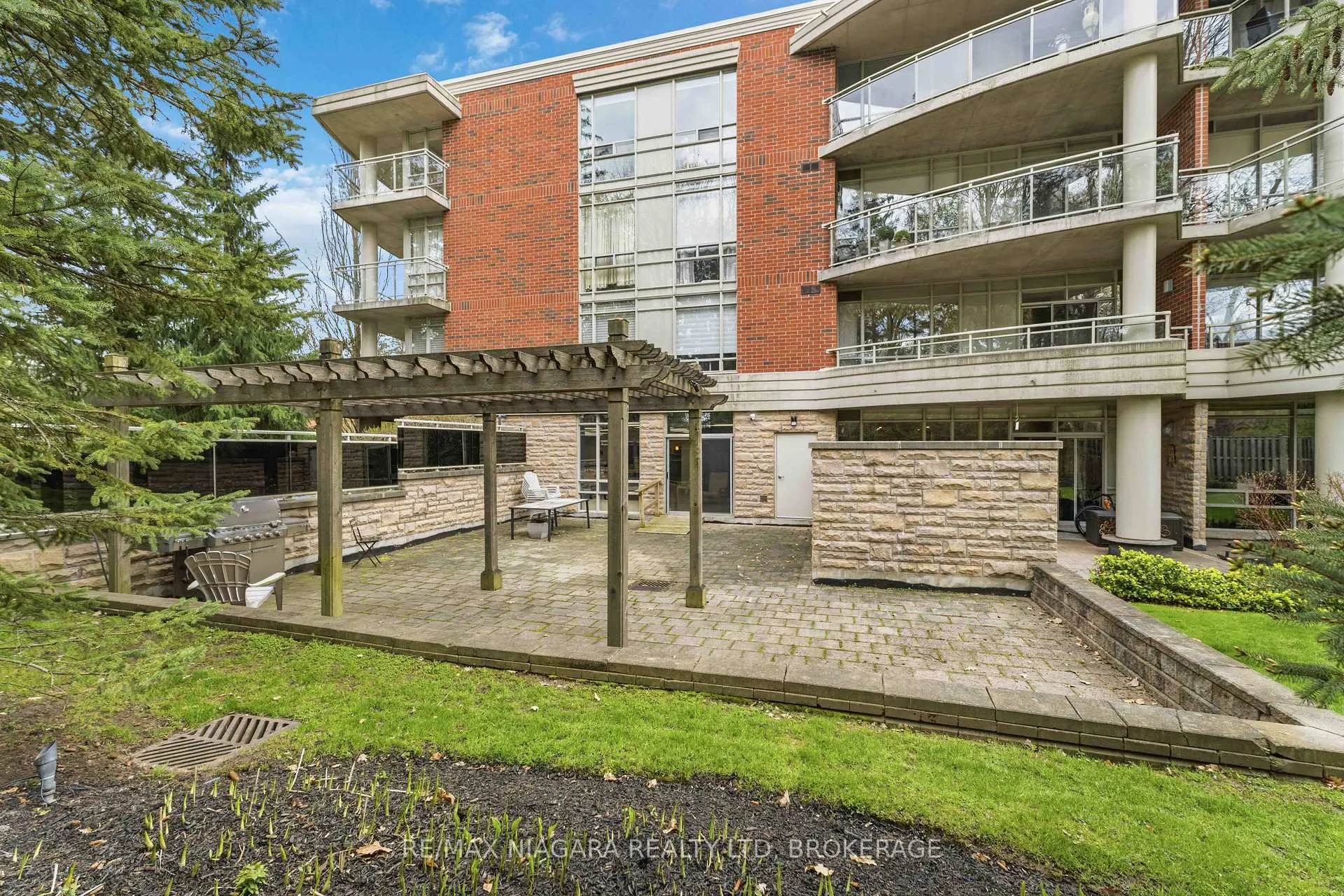 Photo 39 of Unit 107, 125 Wilson Street W, Hamilton, Ancaster — HOMEH