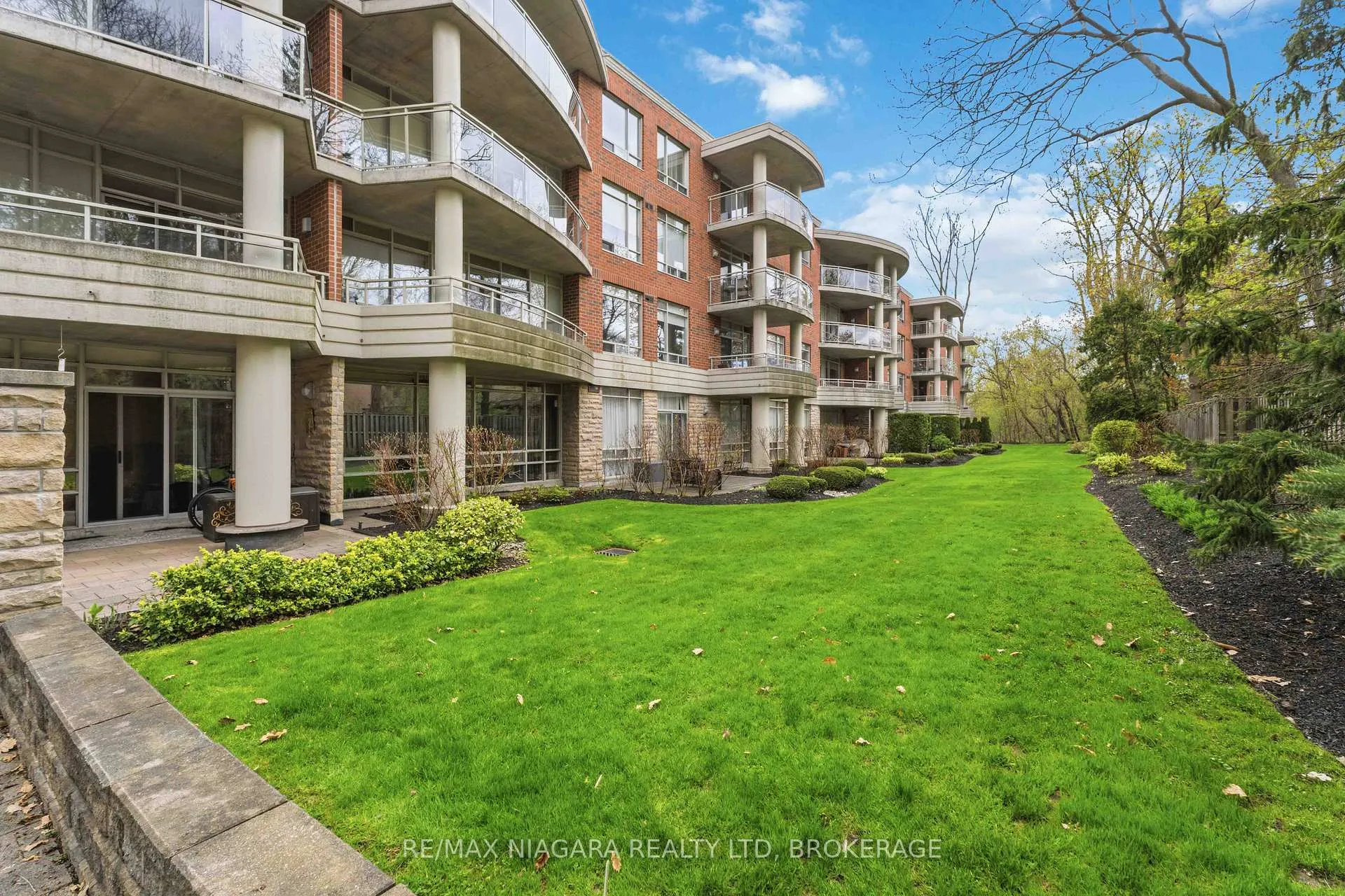 Photo 40 of Unit 107, 125 Wilson Street W, Hamilton, Ancaster — HOMEH