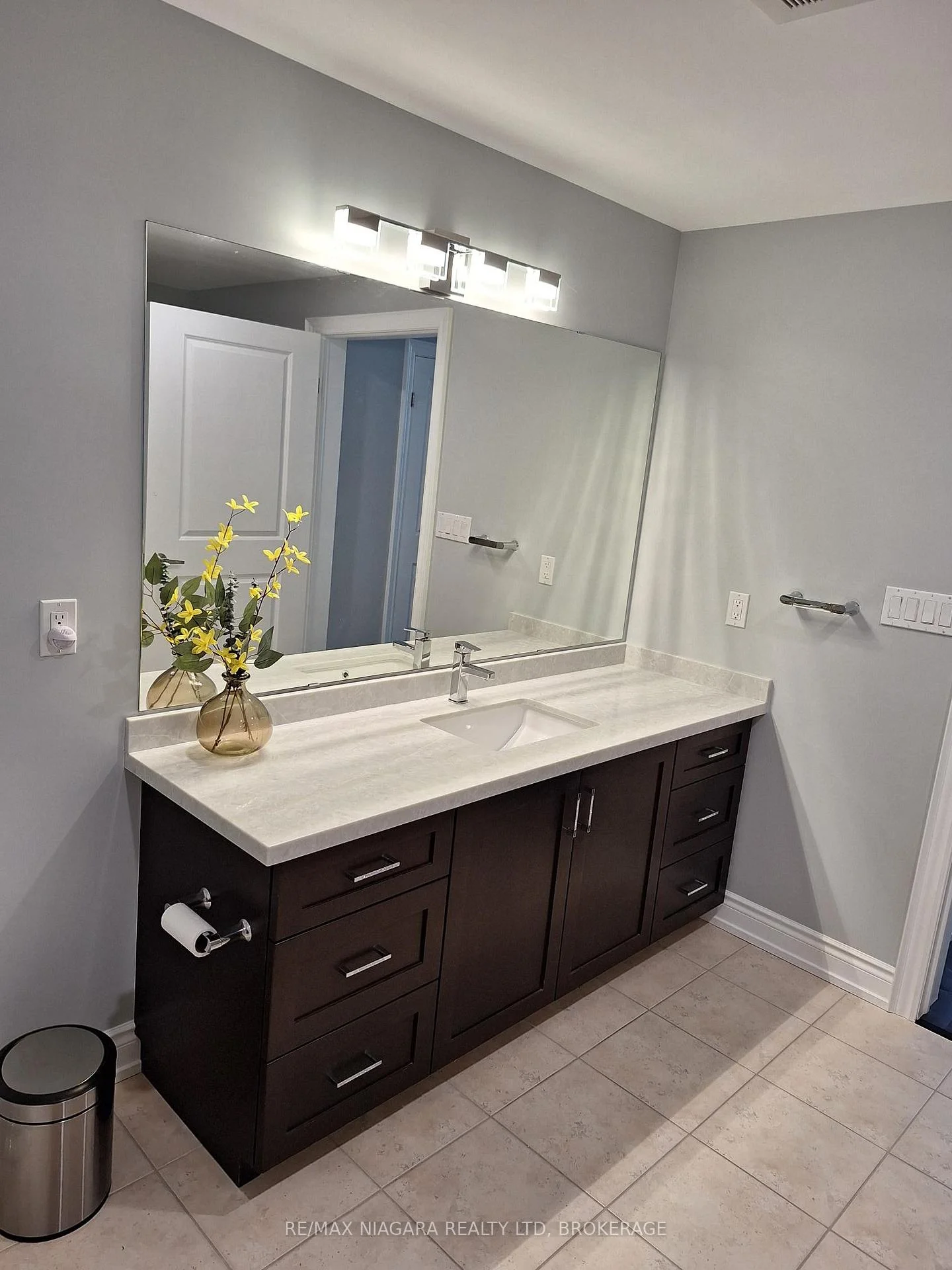 Photo 26 of Unit 107, 125 Wilson Street W, Hamilton, Ancaster — HOMEH