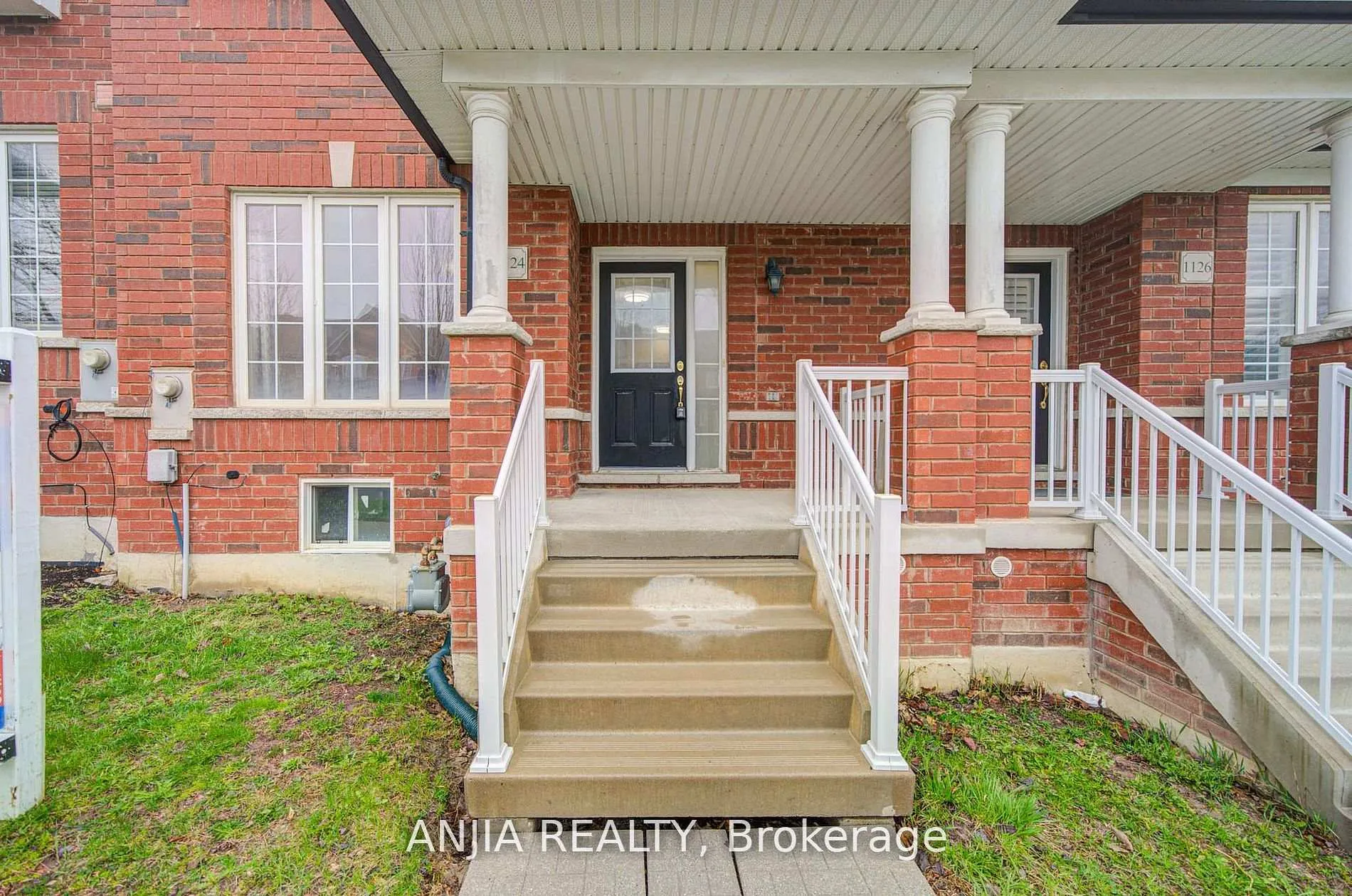 Photo 2 of 1124 Bur Oak Avenue, Markham, Wismer — HOMEH