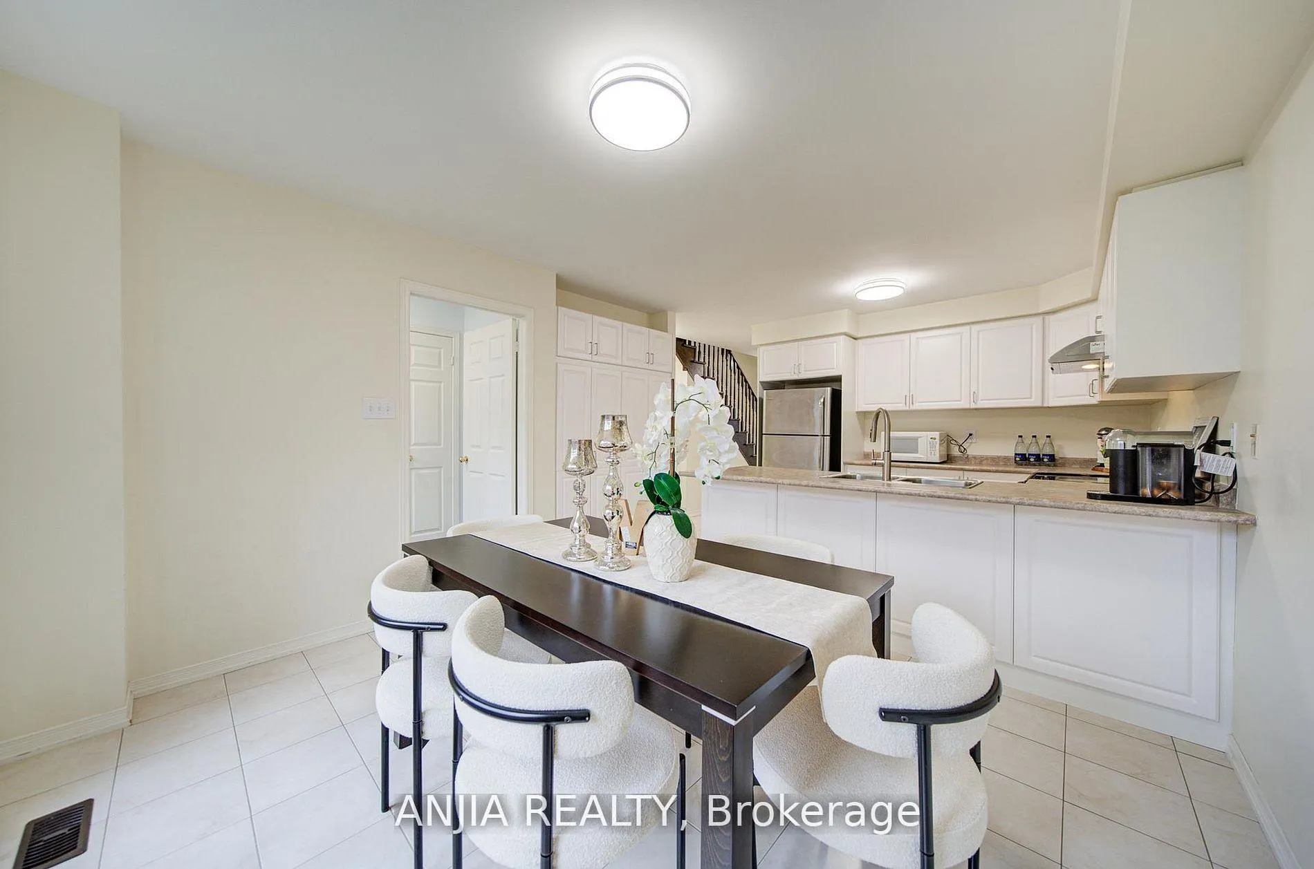 Photo 13 of 1124 Bur Oak Avenue, Markham, Wismer — HOMEH