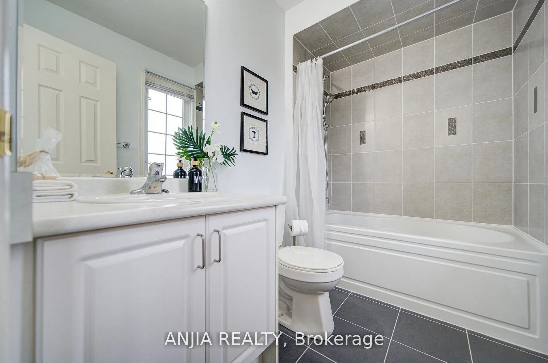Photo 18 of 1124 Bur Oak Avenue, Markham, Wismer — HOMEH