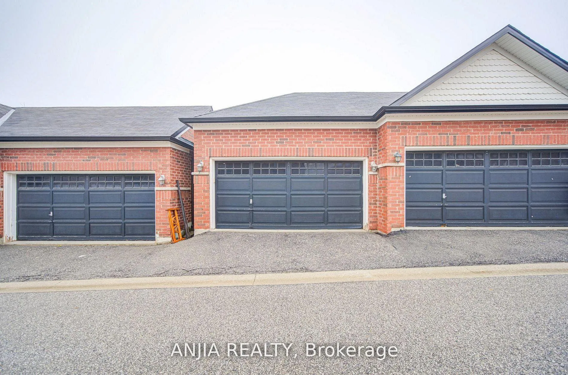 Photo 22 of 1124 Bur Oak Avenue, Markham, Wismer — HOMEH