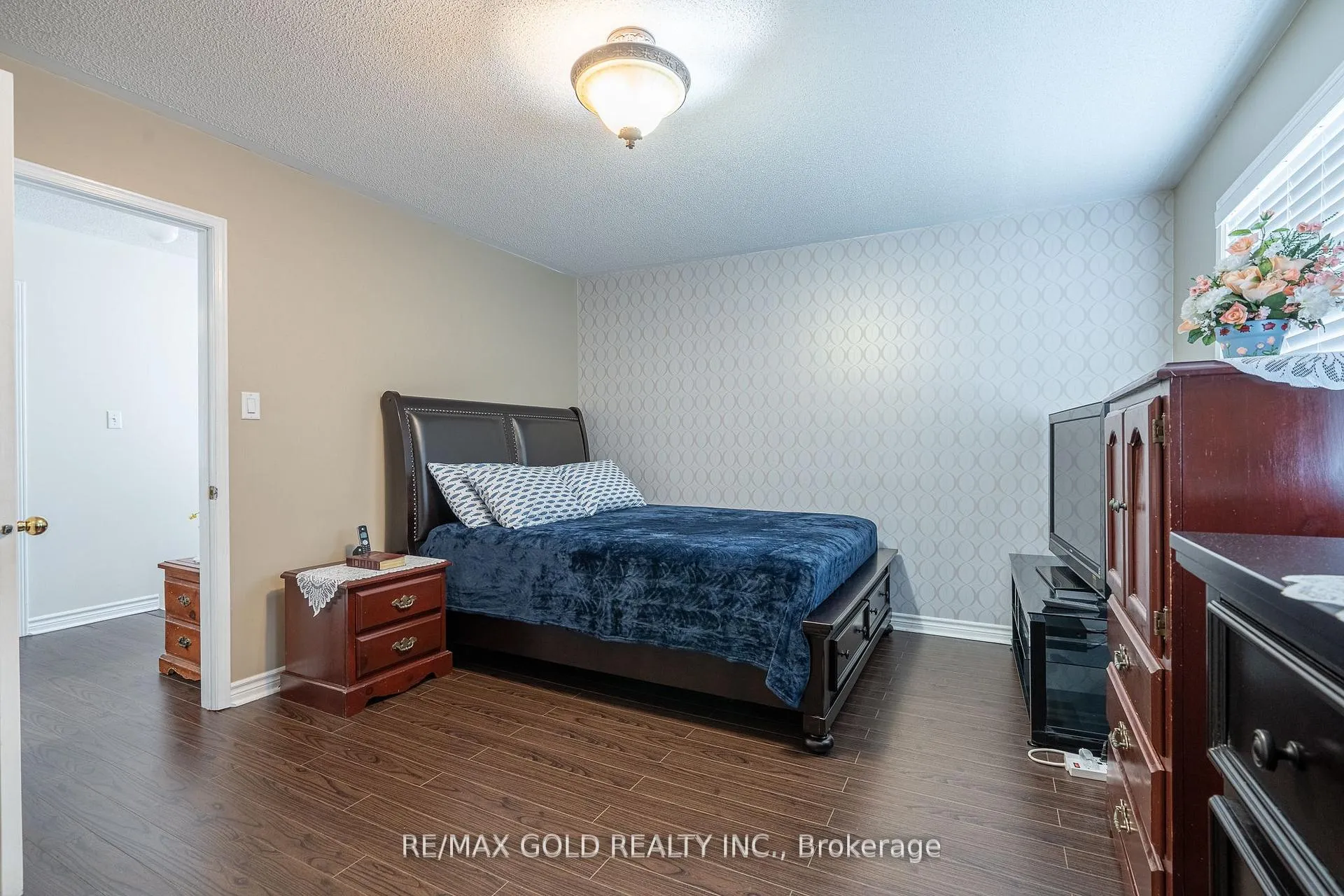 Photo 14 of 31 Mistdale Crescent, Brampton, Fletcher's Meadow — HOMEH