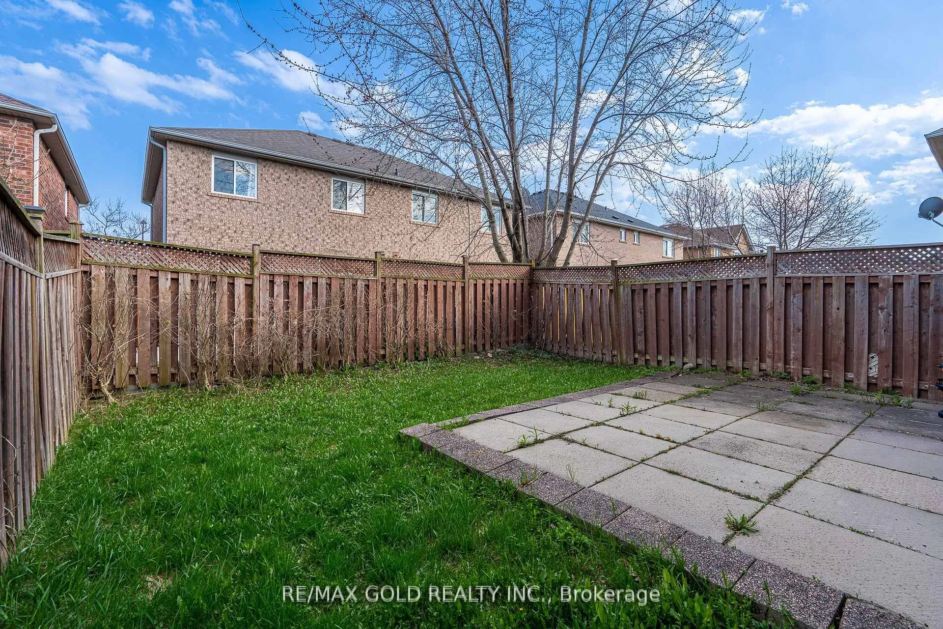 Photo 21 of 31 Mistdale Crescent, Brampton, Fletcher's Meadow — HOMEH