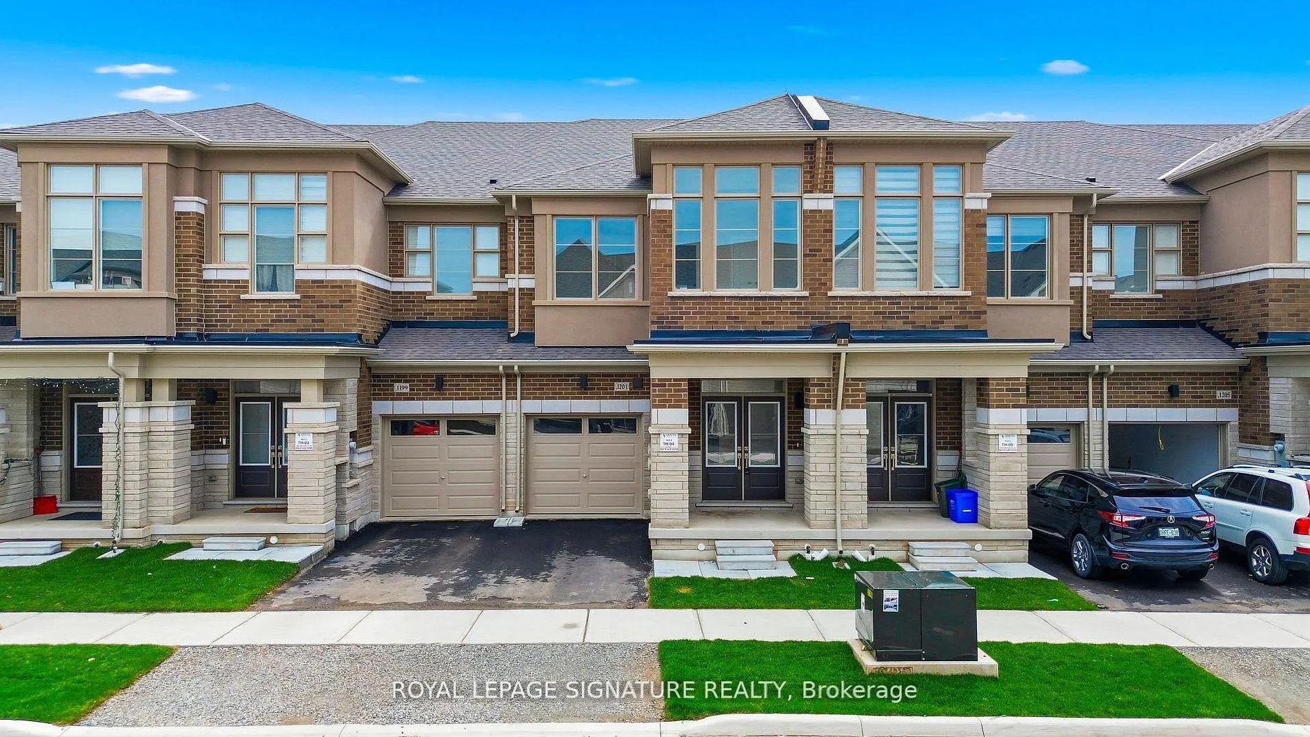 Front of 1201 Dartmouth Crescent
