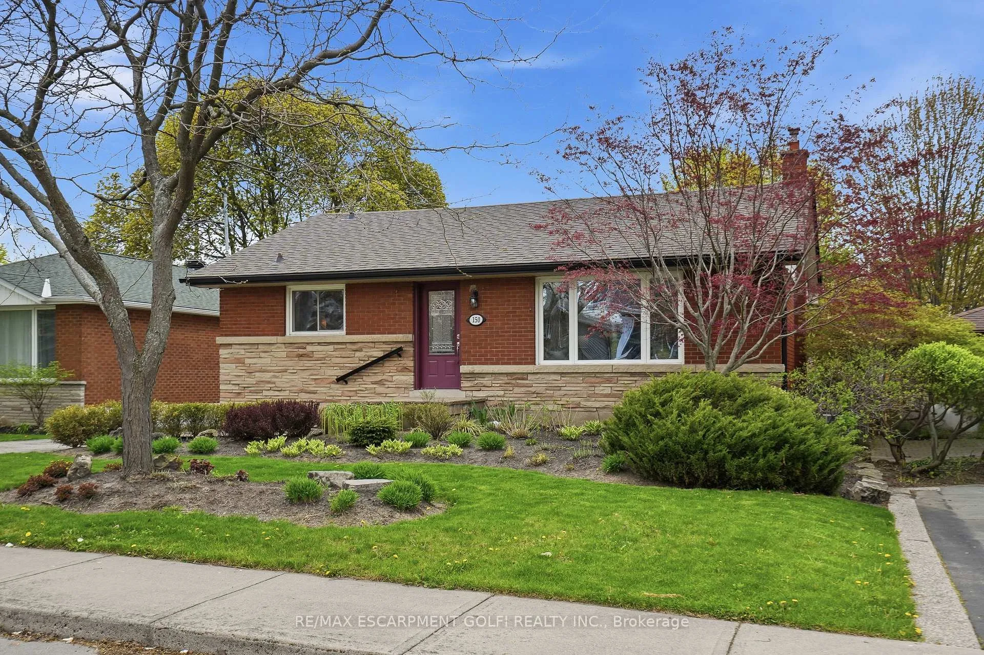 Photo 1 of 150 West 28th Street, Hamilton, Westcliffe — HOMEH