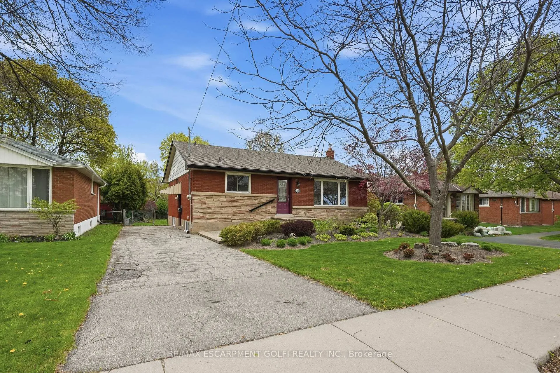 Photo 2 of 150 West 28th Street, Hamilton, Westcliffe — HOMEH