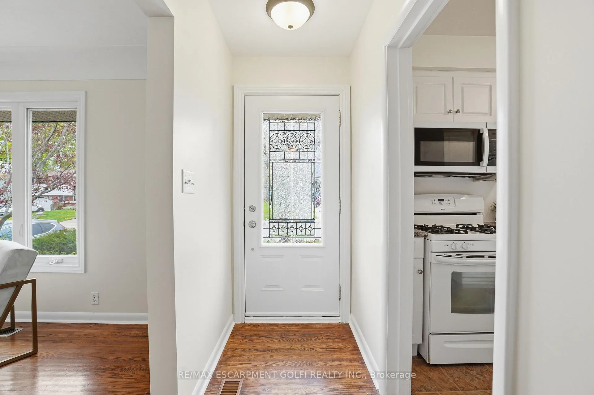 Photo 3 of 150 West 28th Street, Hamilton, Westcliffe — HOMEH