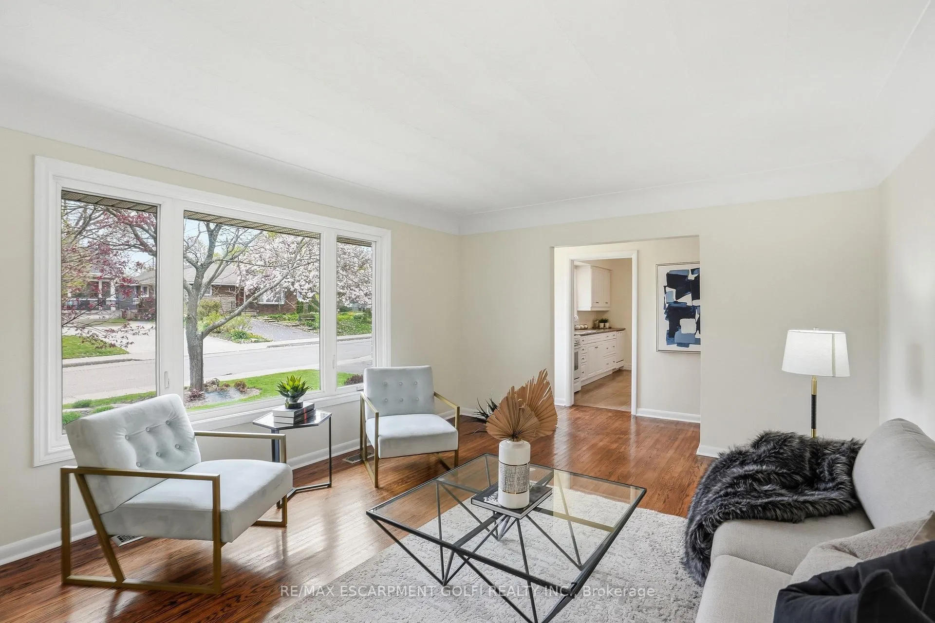 Photo 5 of 150 West 28th Street, Hamilton, Westcliffe — HOMEH