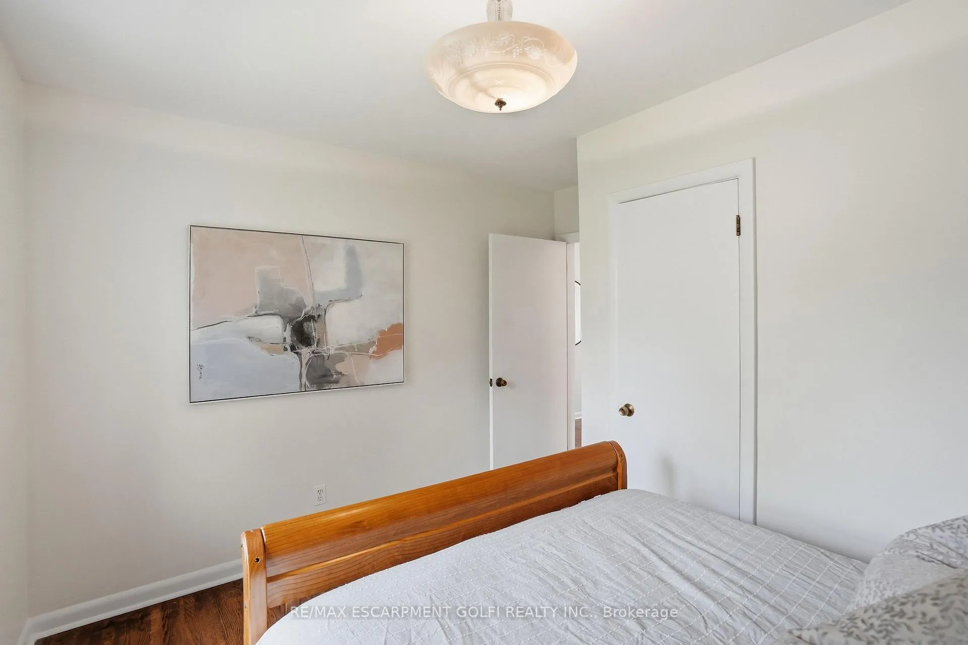 Photo 10 of 150 West 28th Street, Hamilton, Westcliffe — HOMEH