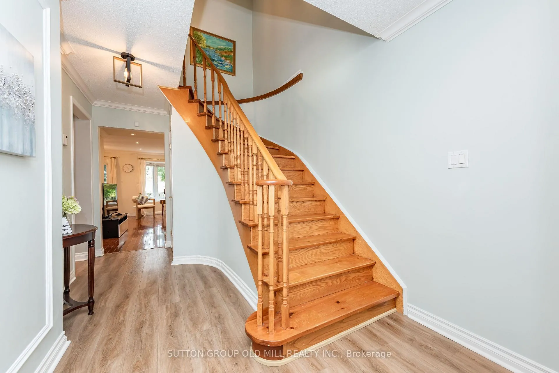 Photo 3 of 1603 Dewberry Crescent, Mississauga, Rathwood — HOMEH