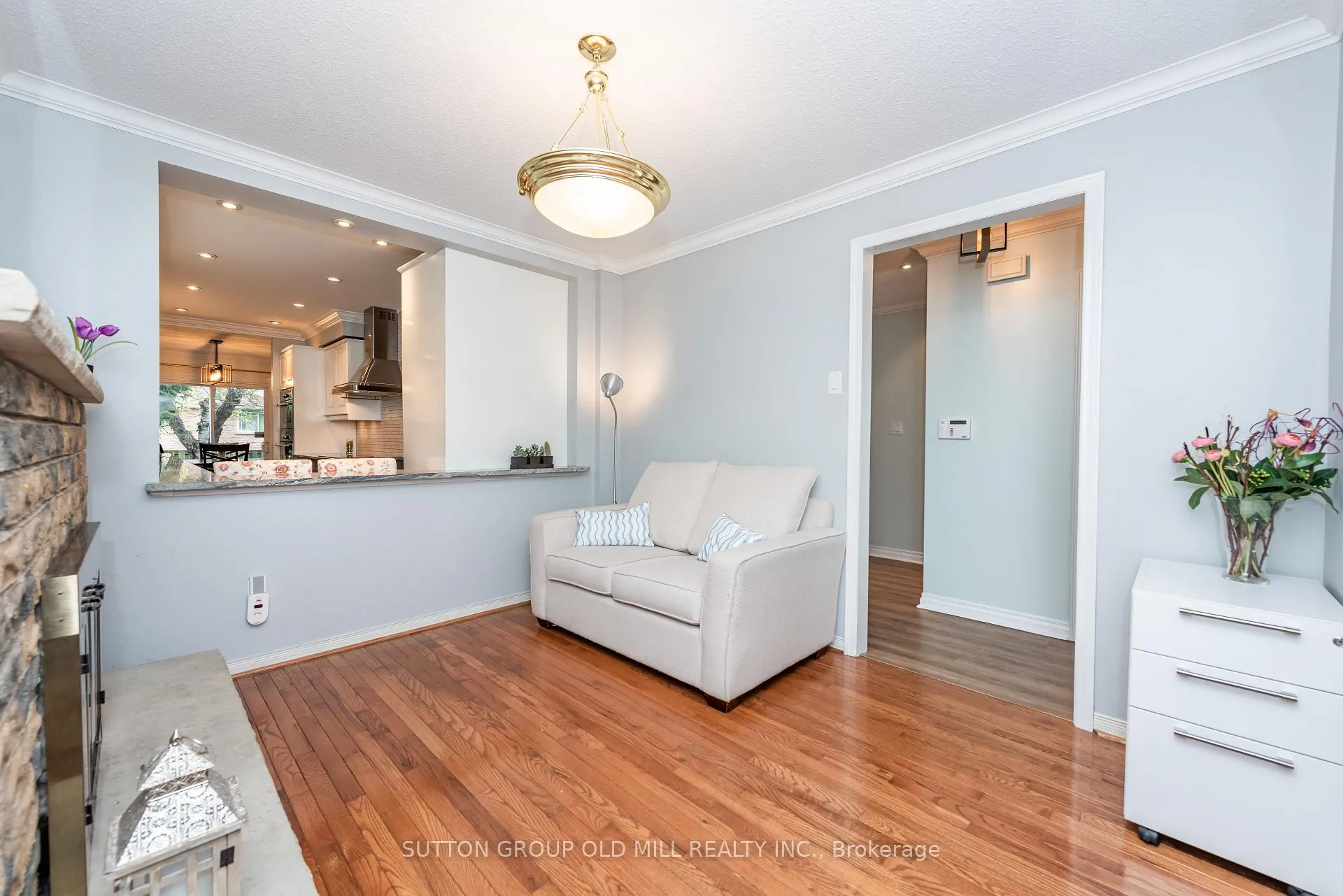 Photo 6 of 1603 Dewberry Crescent, Mississauga, Rathwood — HOMEH